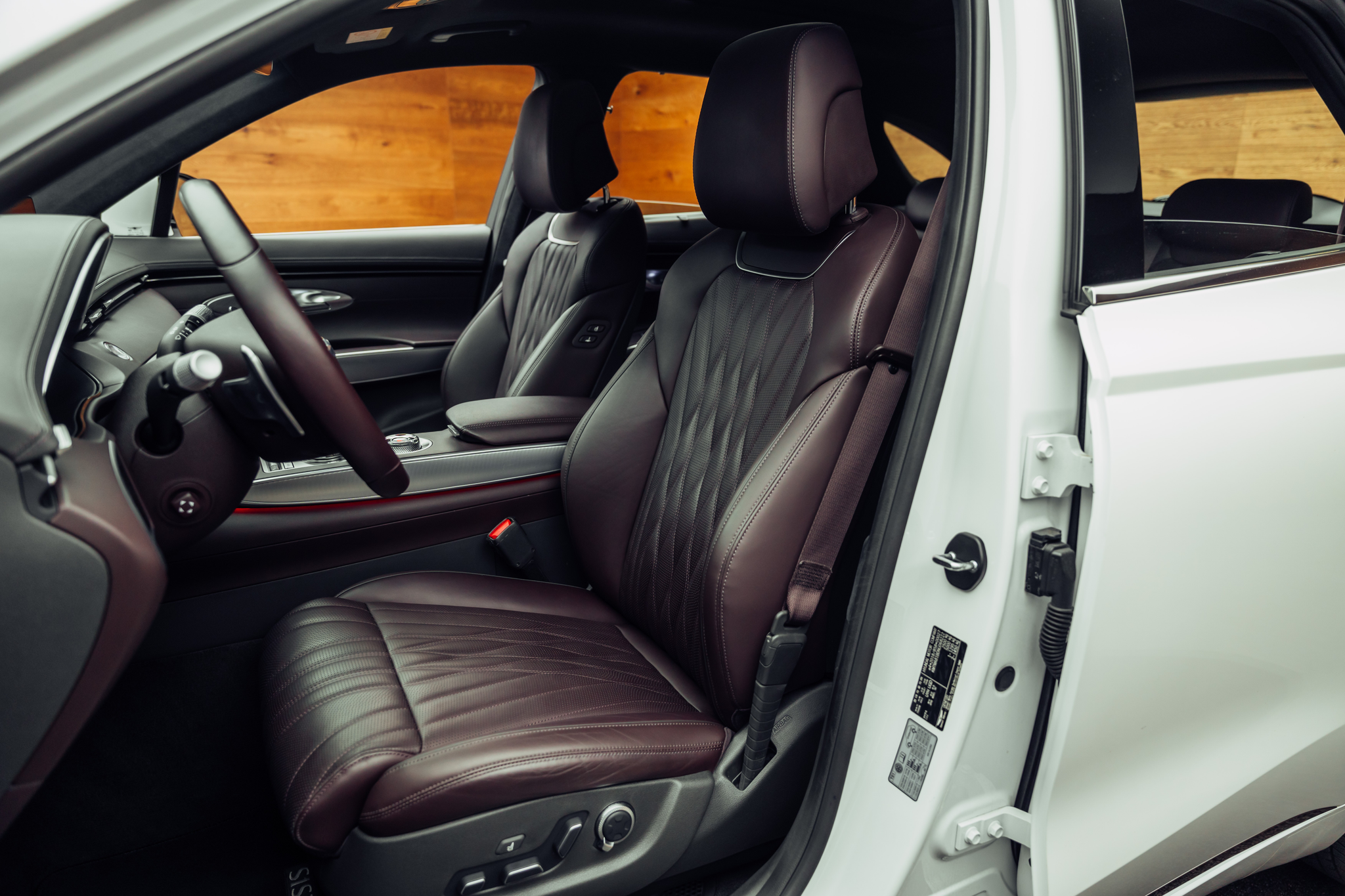 listing desktop thumbnail image 4