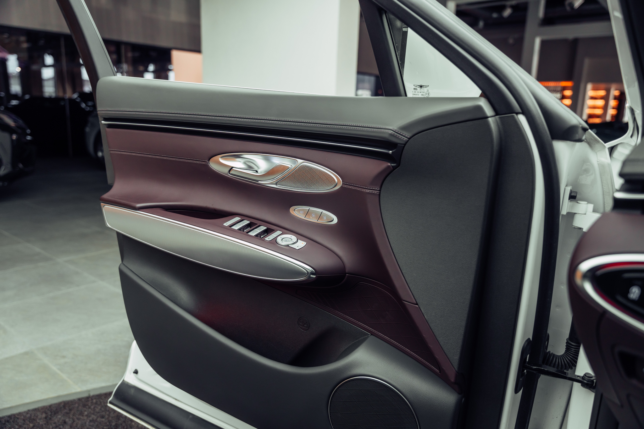 listing desktop thumbnail image 12