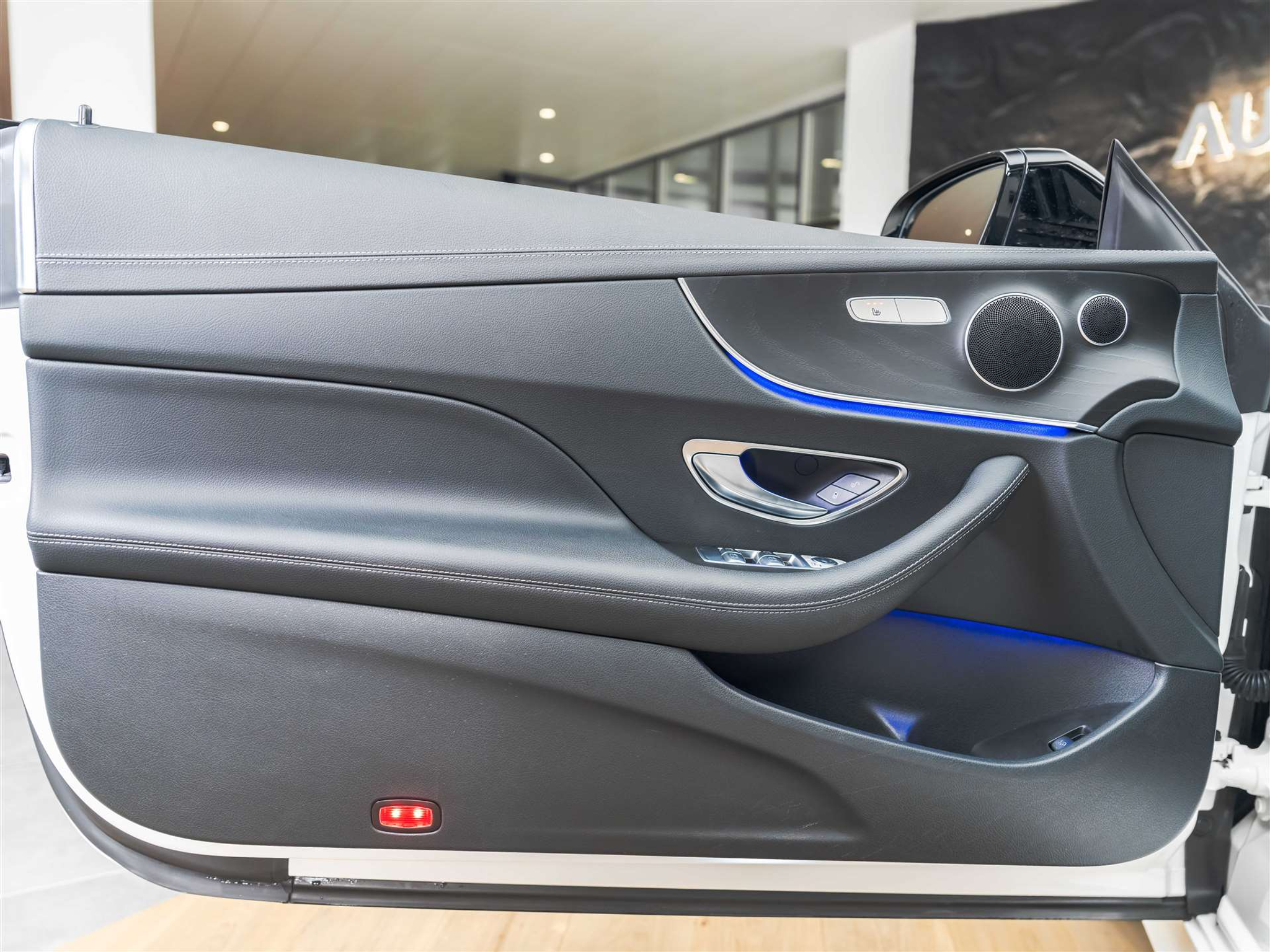 listing desktop thumbnail image 21