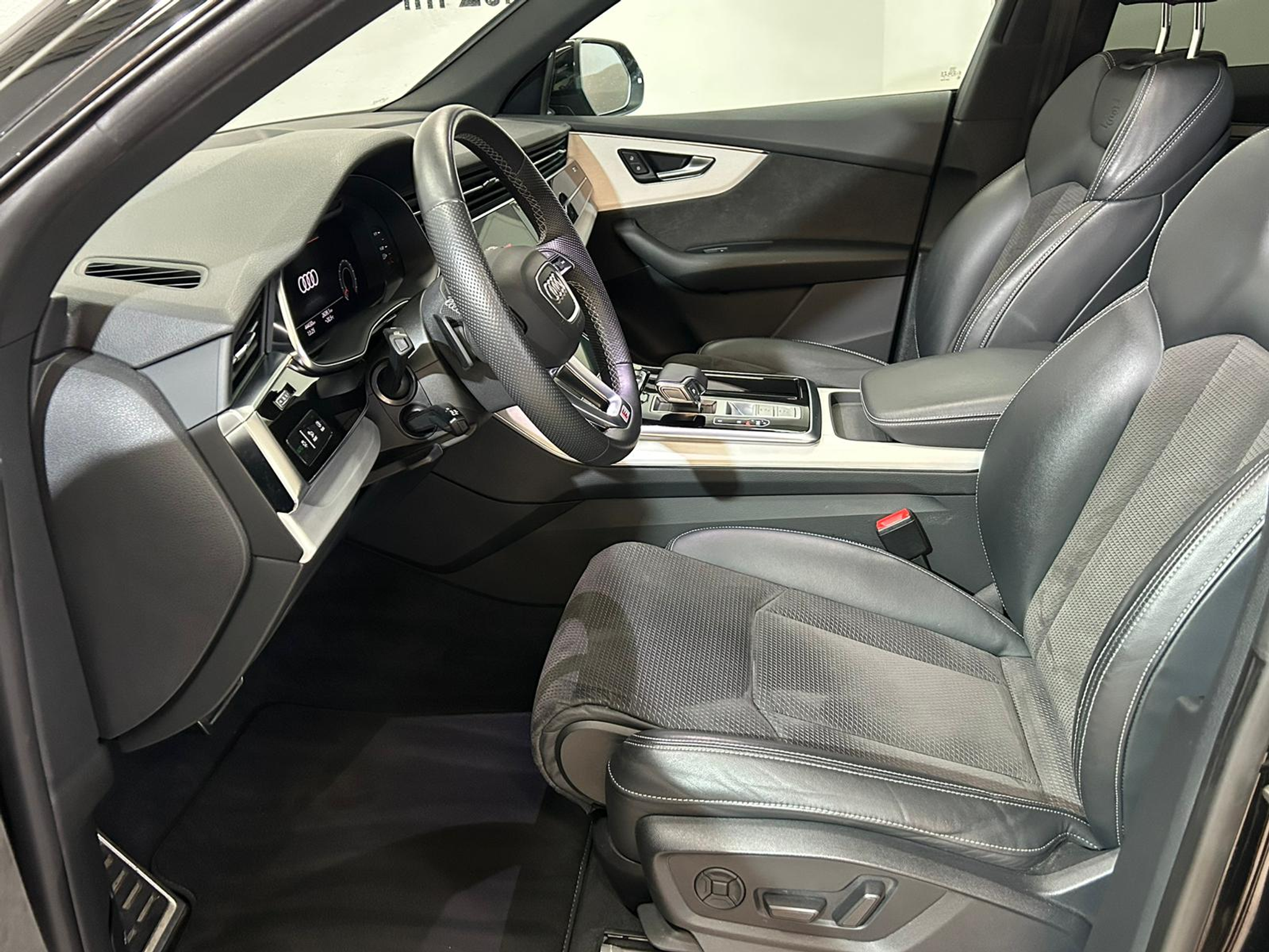 listing desktop thumbnail image 16