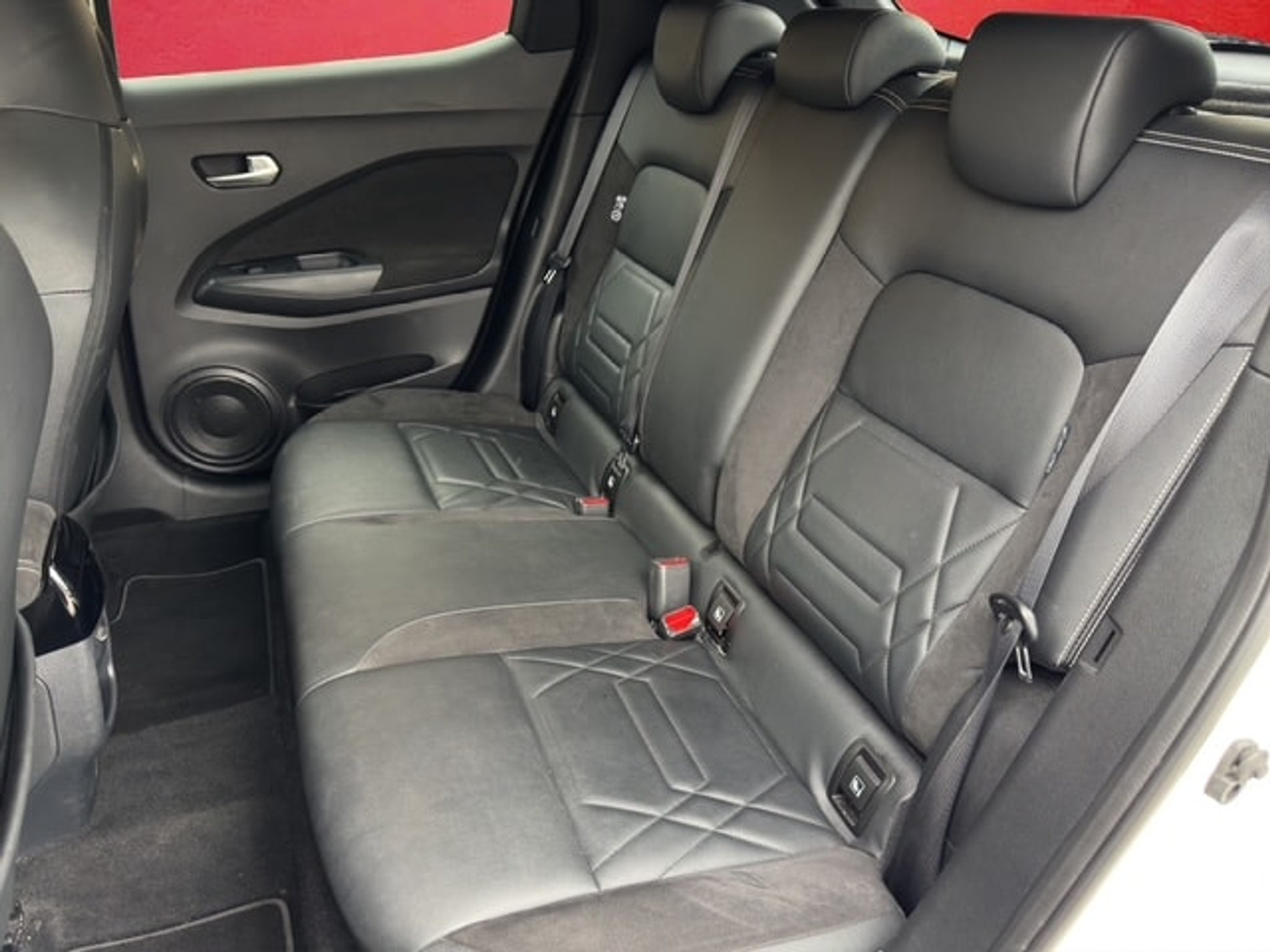 listing desktop thumbnail image 21