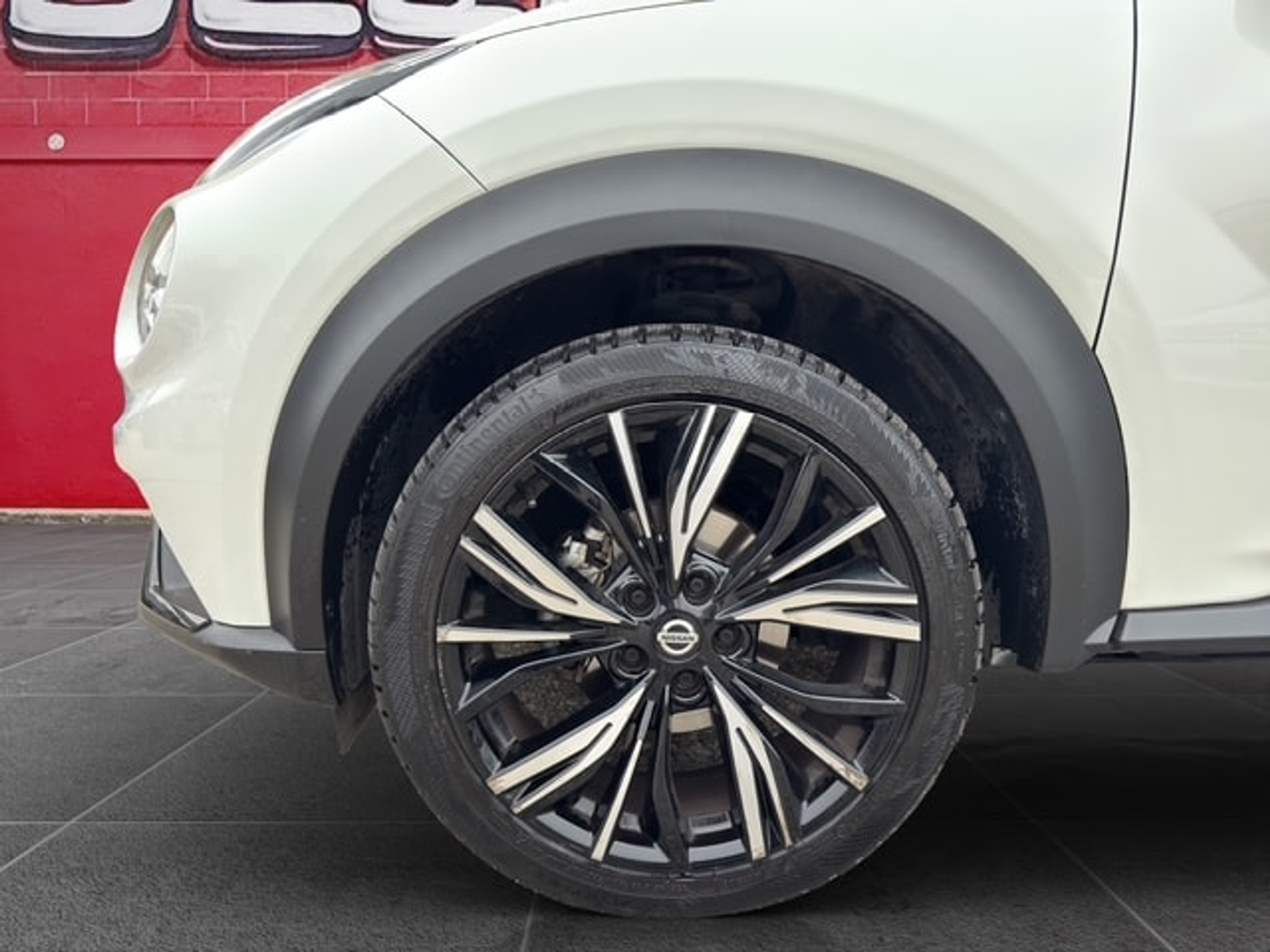 listing desktop thumbnail image 23