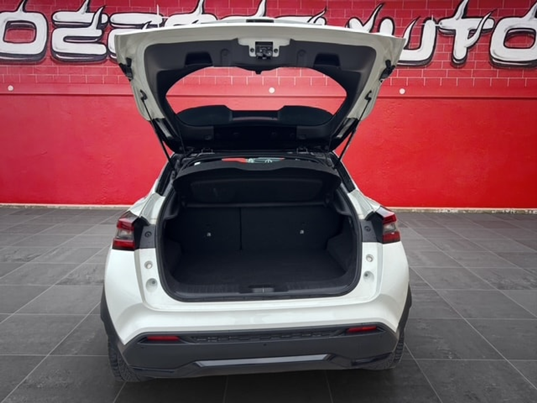 listing desktop thumbnail image 22