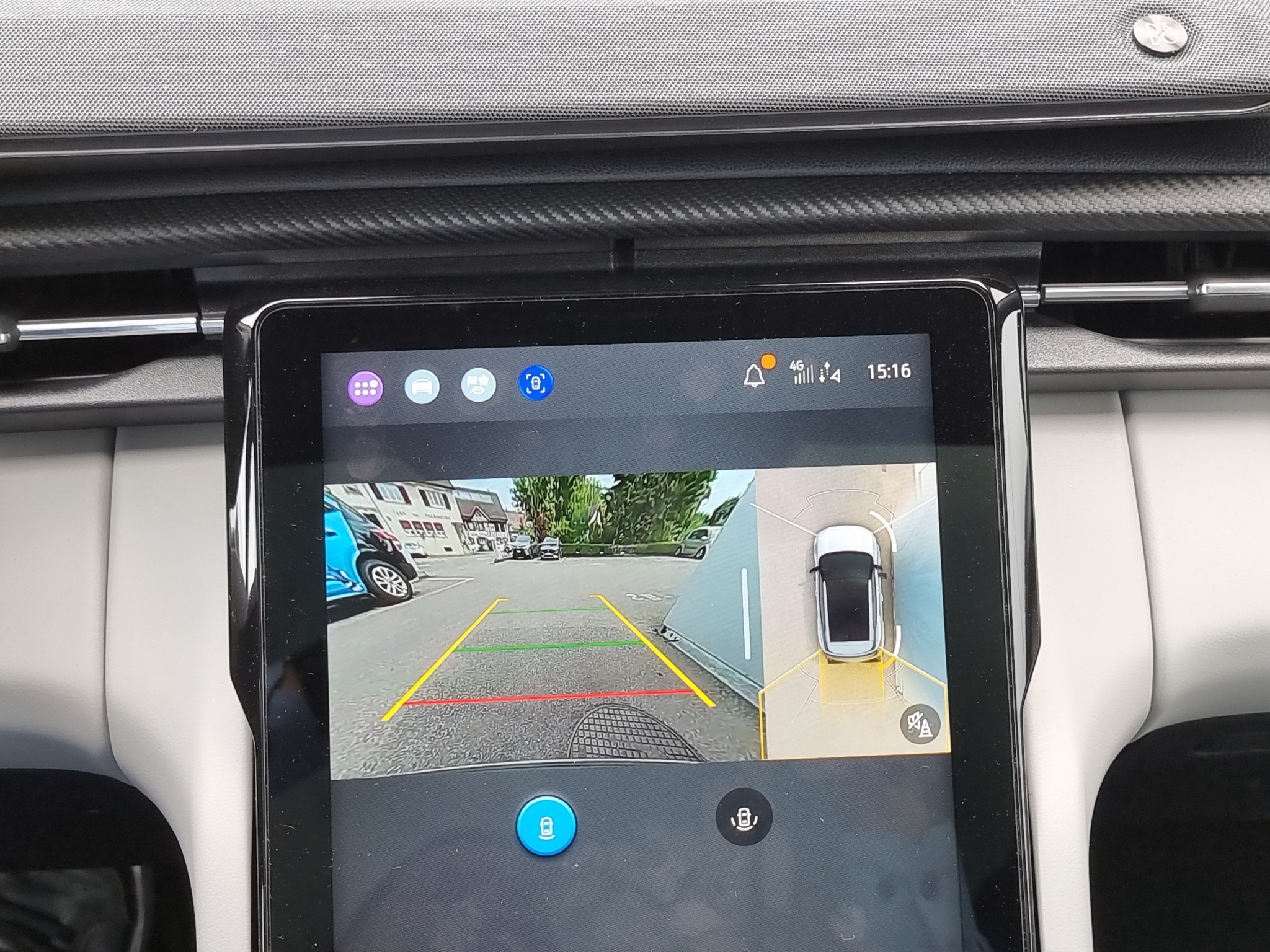 listing desktop thumbnail image 7