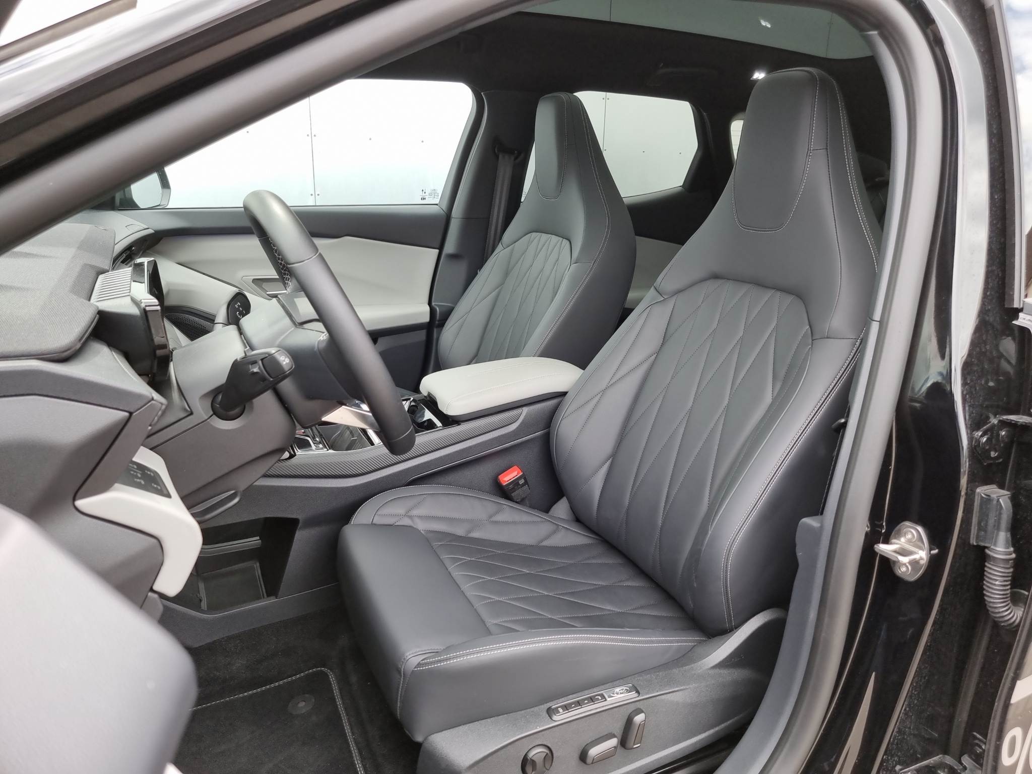 listing desktop thumbnail image 10