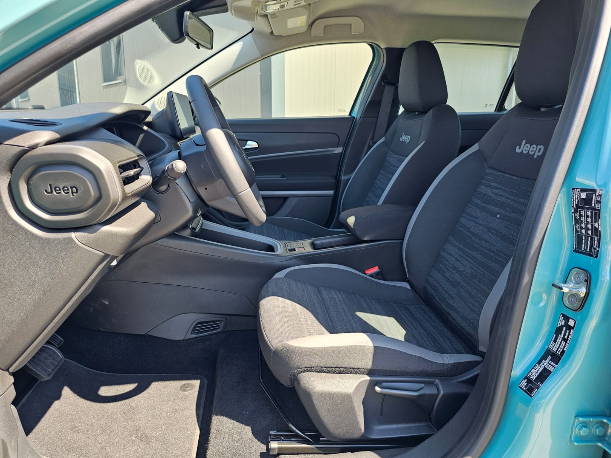 listing desktop thumbnail image 6