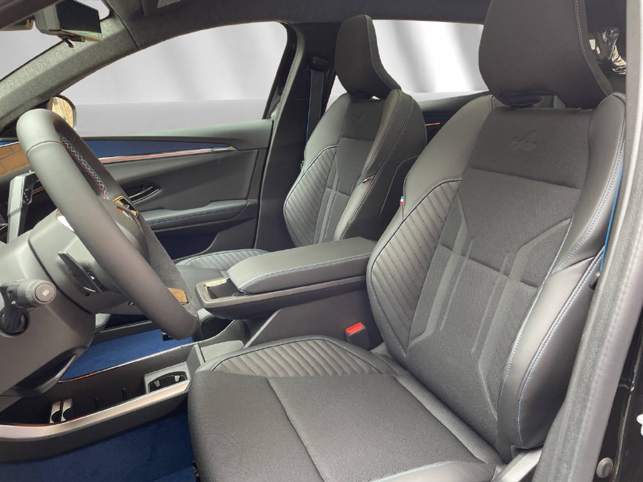 listing desktop thumbnail image 3