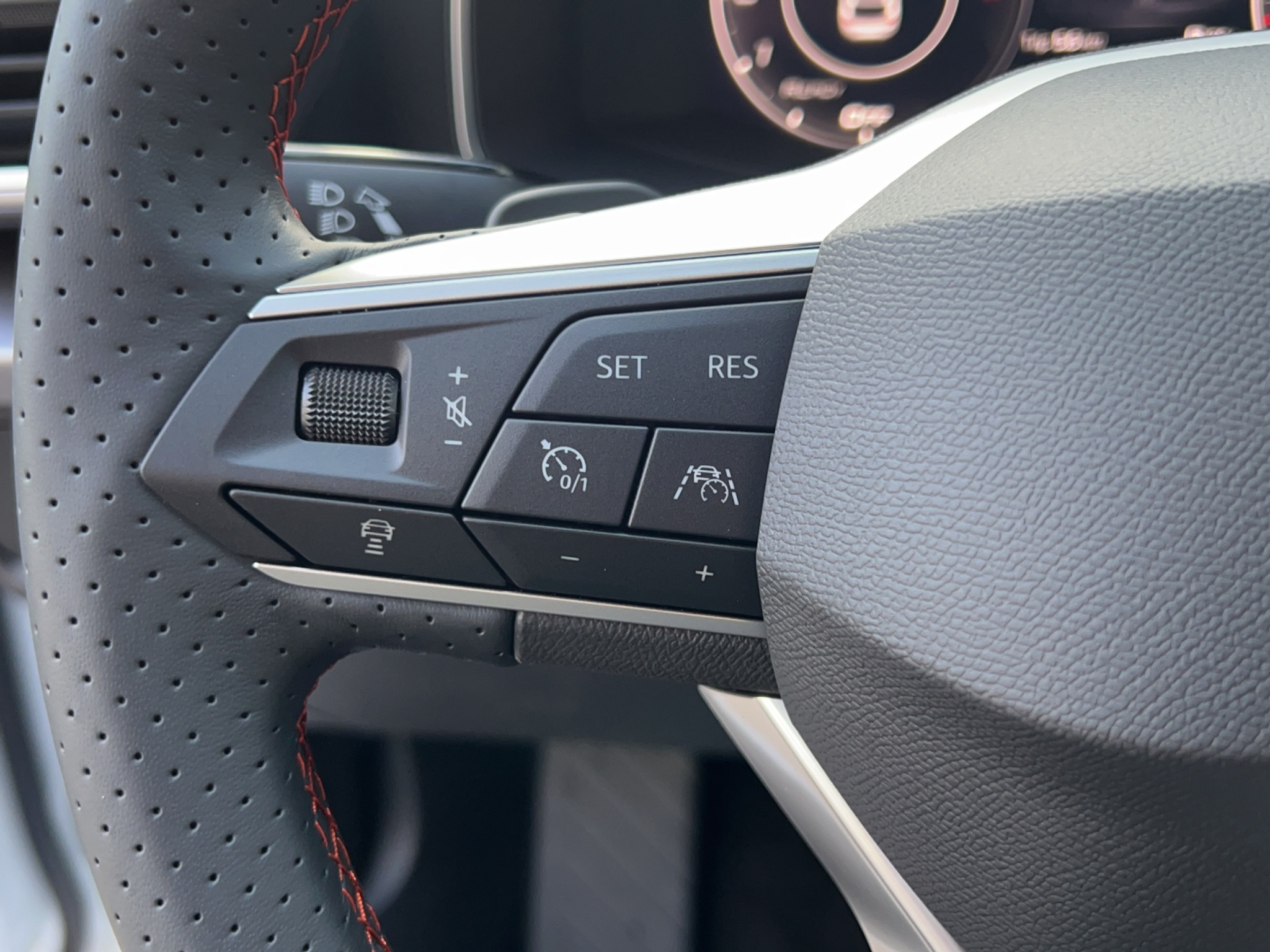 listing desktop thumbnail image 8