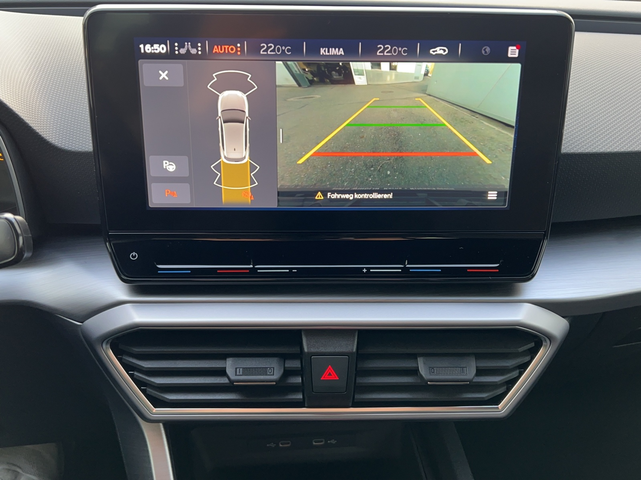 listing desktop thumbnail image 11