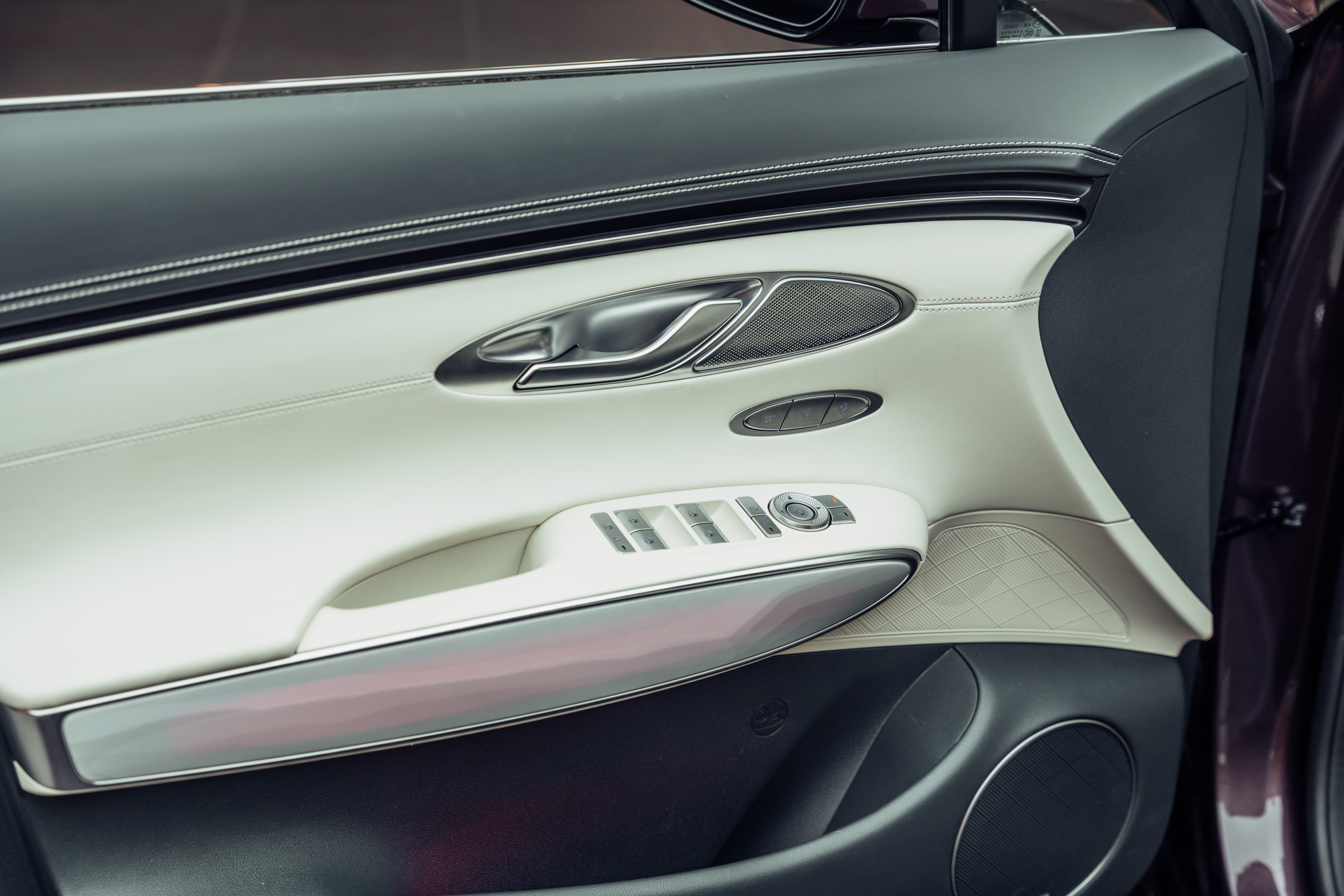 listing desktop thumbnail image 10