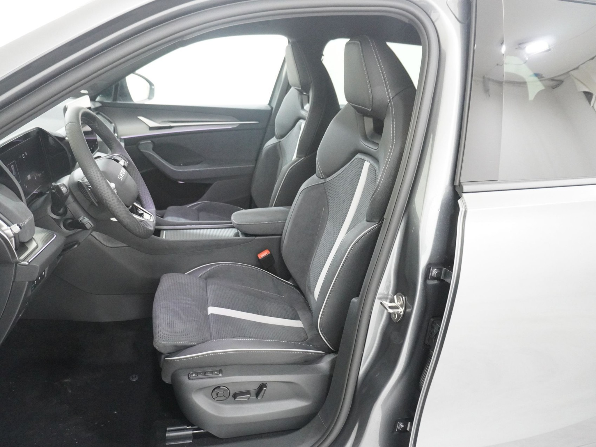 listing desktop thumbnail image 11