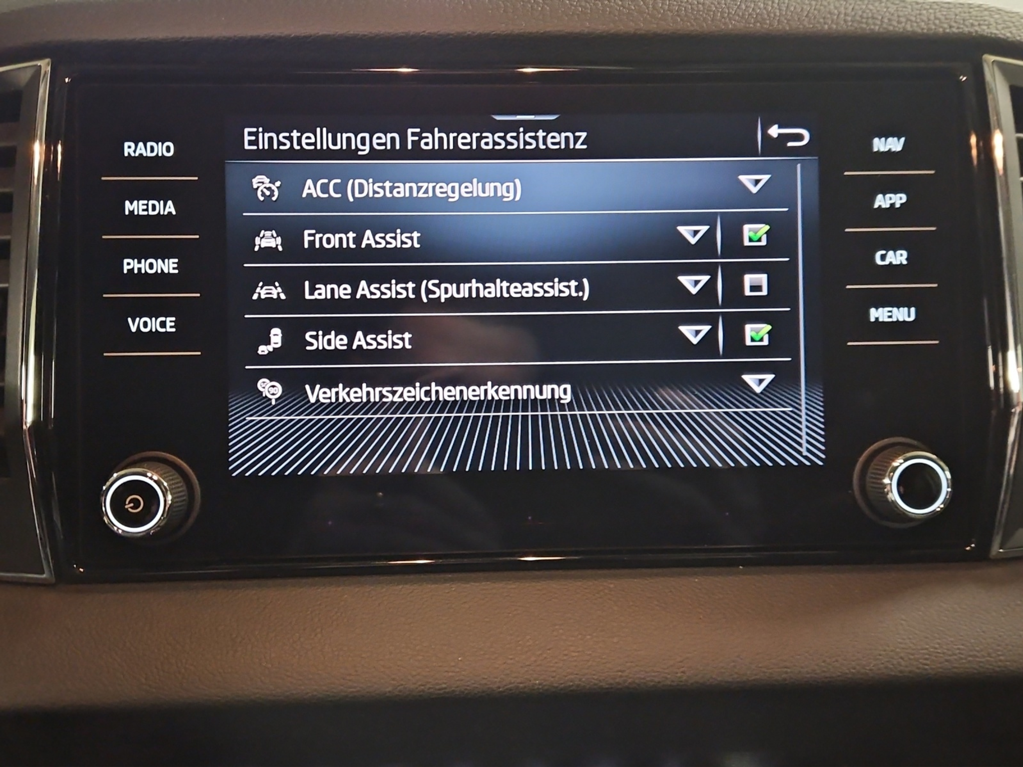 listing desktop thumbnail image 17