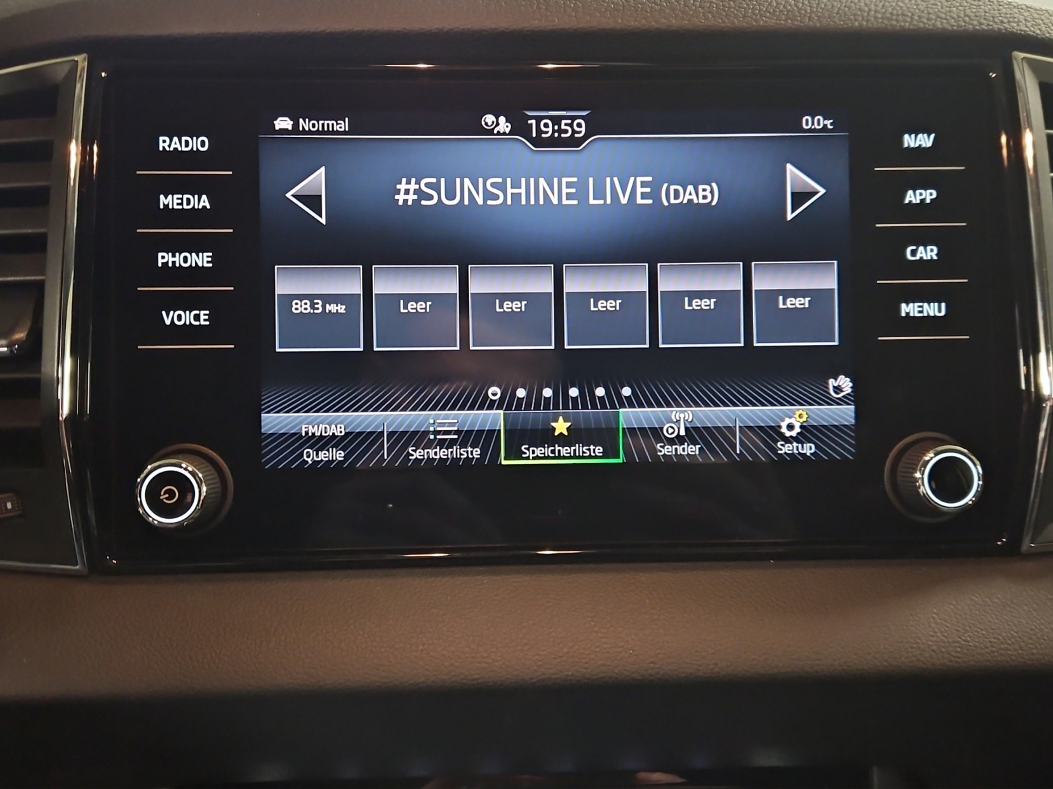 listing desktop thumbnail image 16