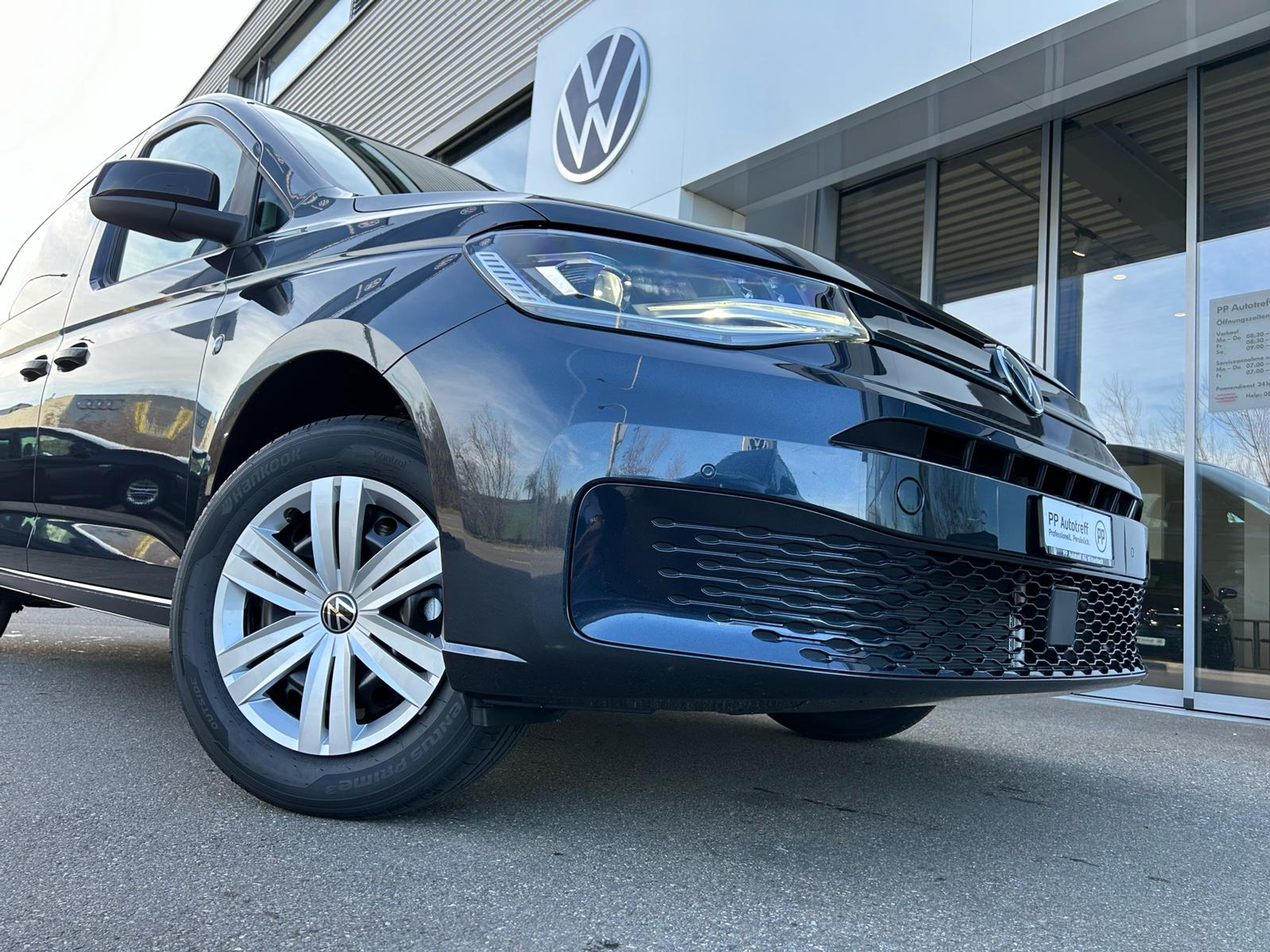 listing desktop thumbnail image 1