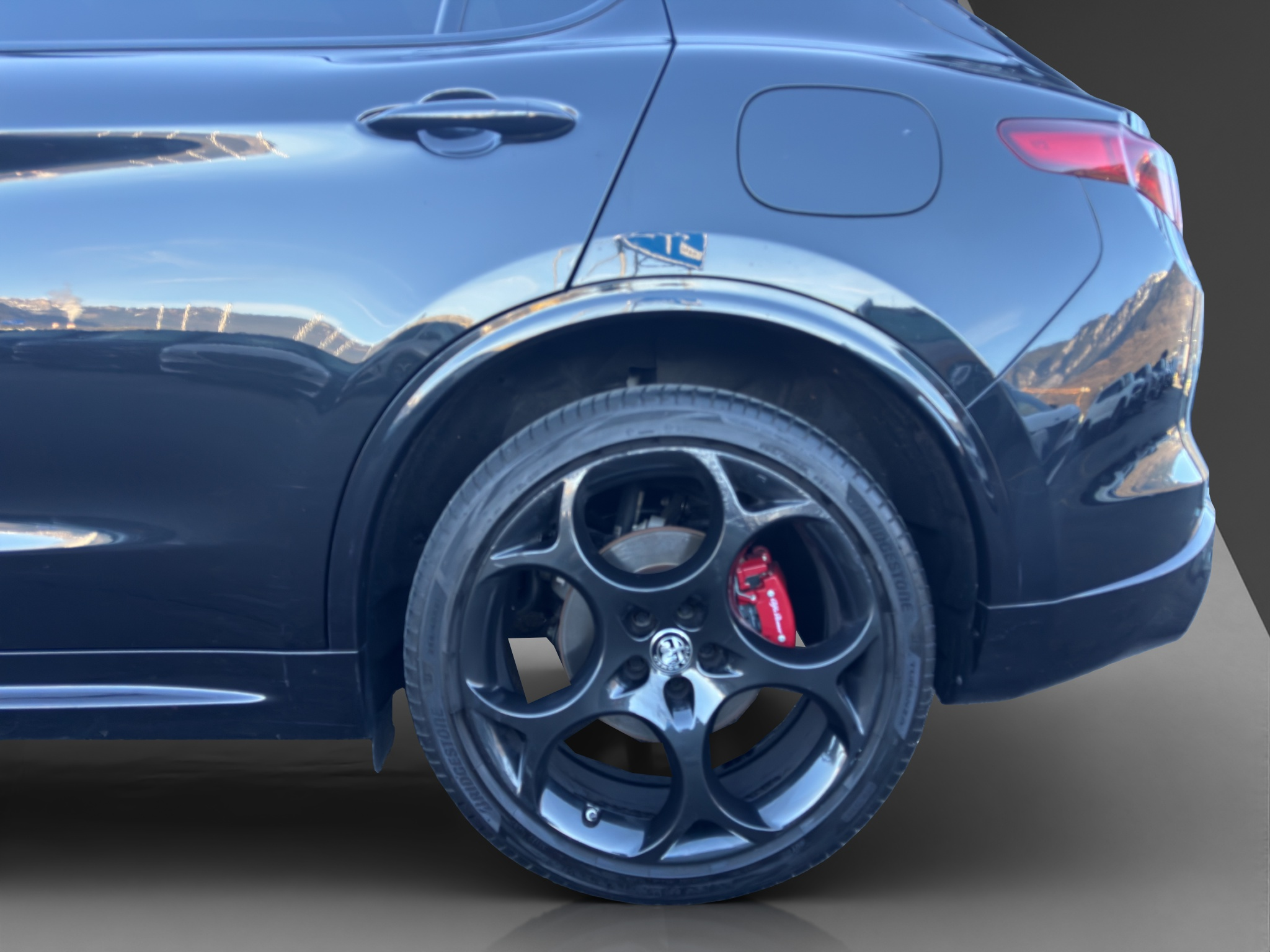 listing desktop thumbnail image 19