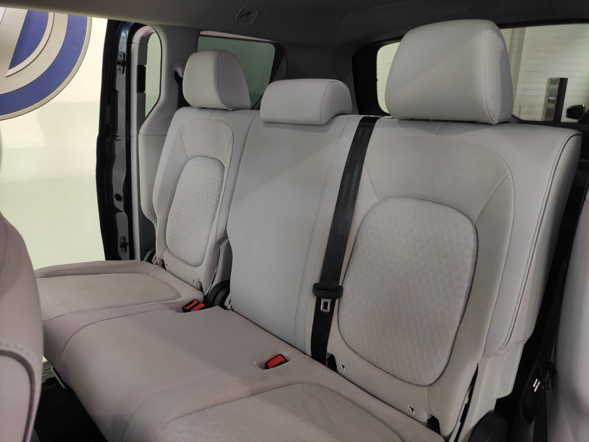 listing desktop thumbnail image 12