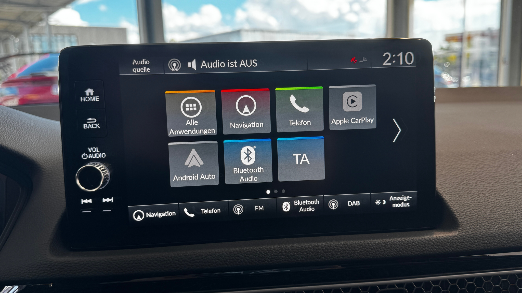 listing desktop thumbnail image 9