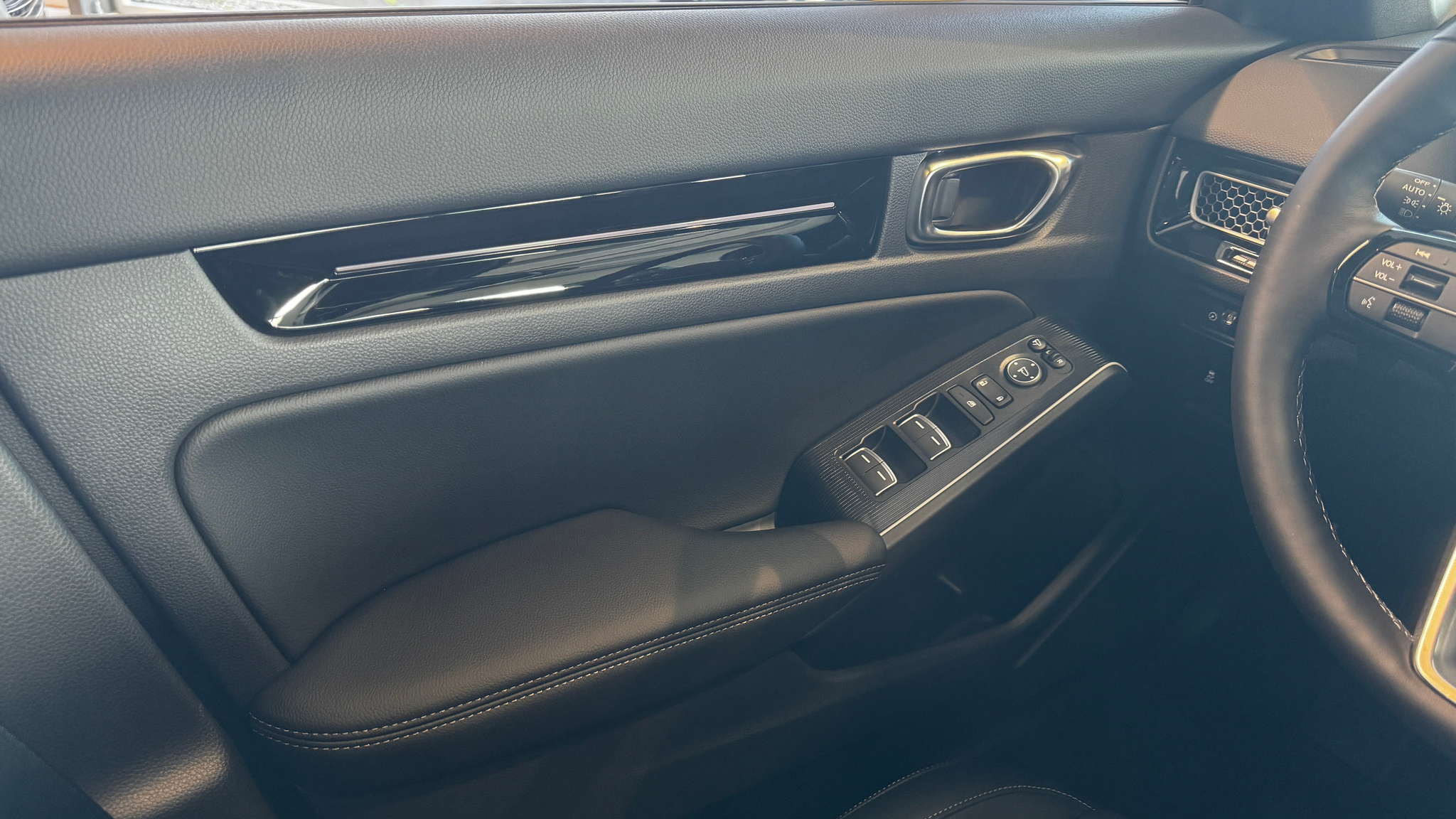 listing desktop thumbnail image 16