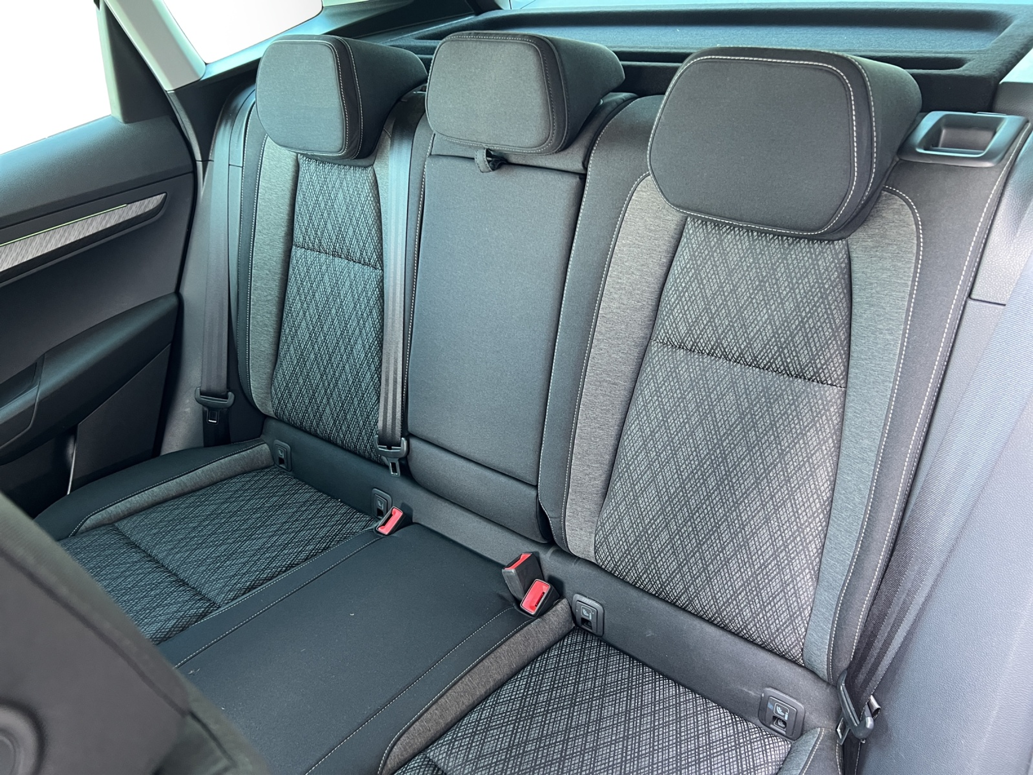 listing desktop thumbnail image 8