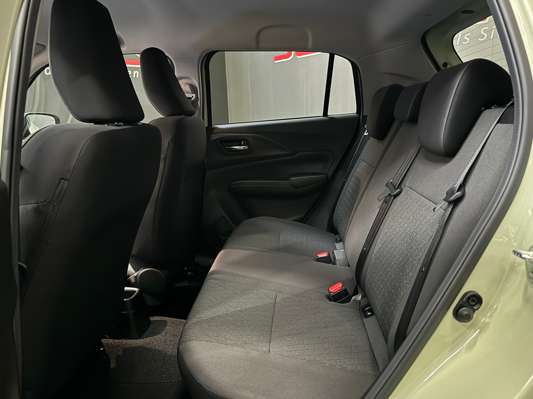 listing desktop thumbnail image 12