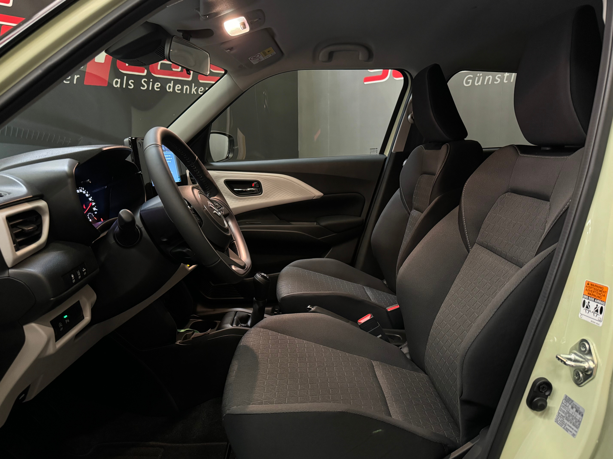 listing desktop thumbnail image 11