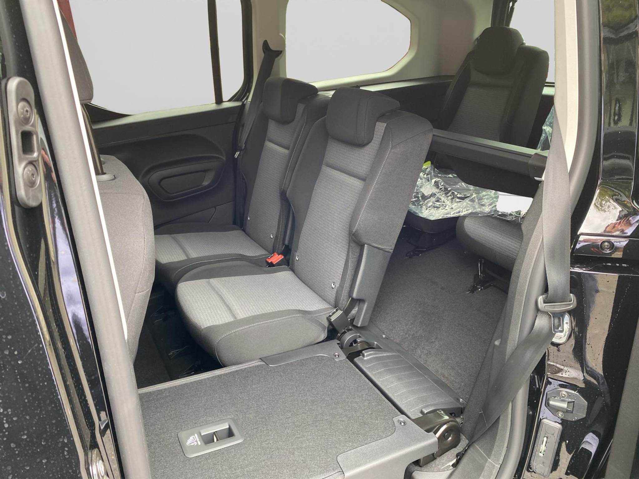 listing desktop thumbnail image 8