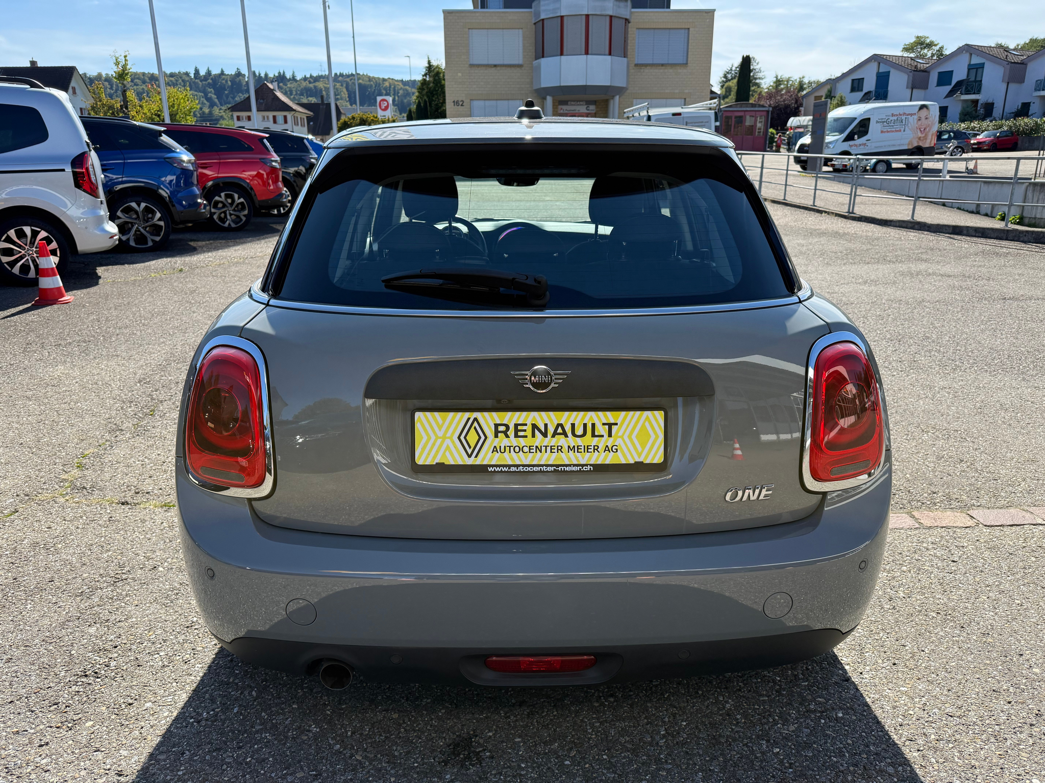 listing desktop thumbnail image 2