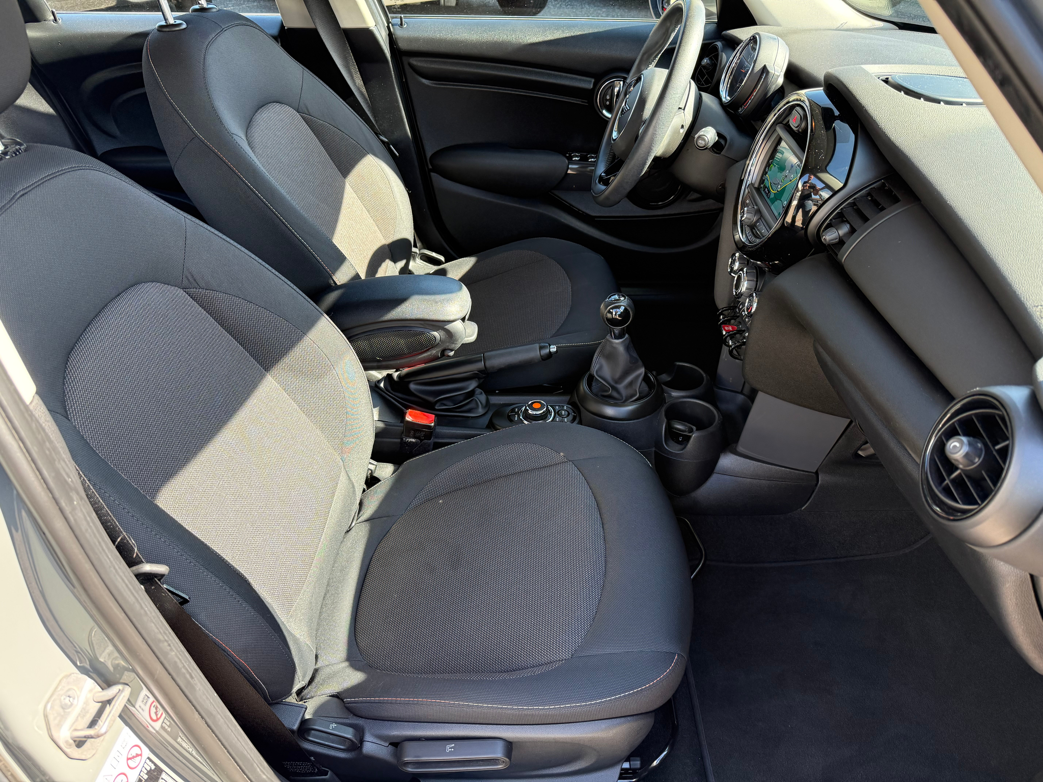 listing desktop thumbnail image 6