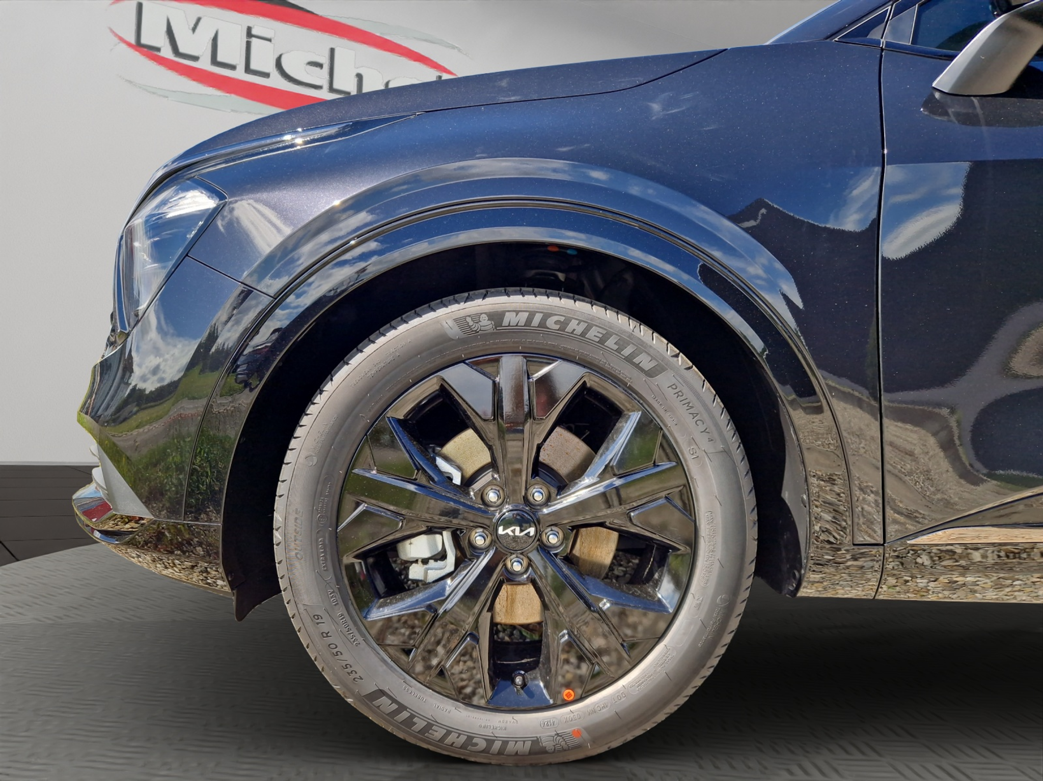 listing desktop thumbnail image 1