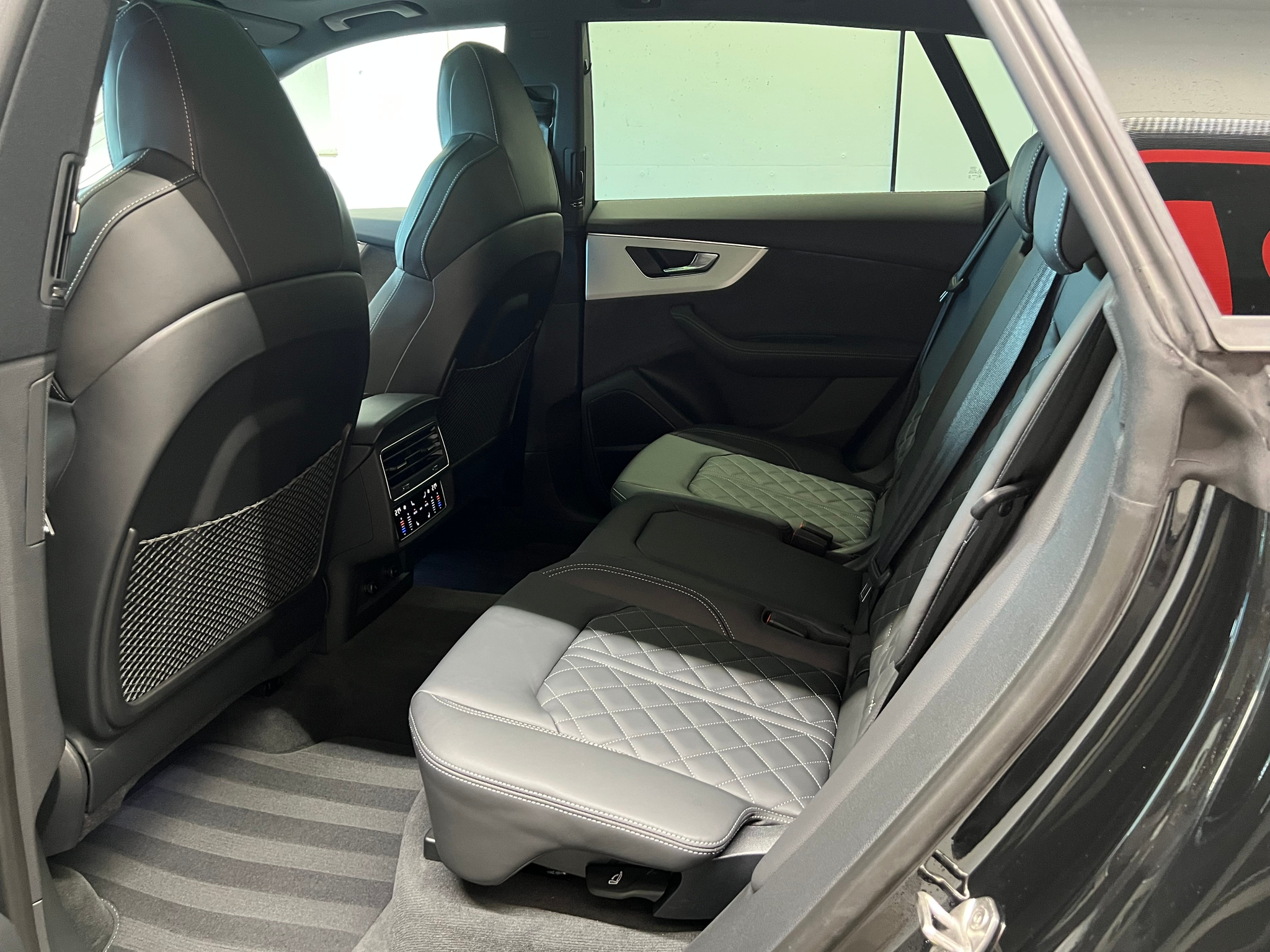 listing desktop thumbnail image 16