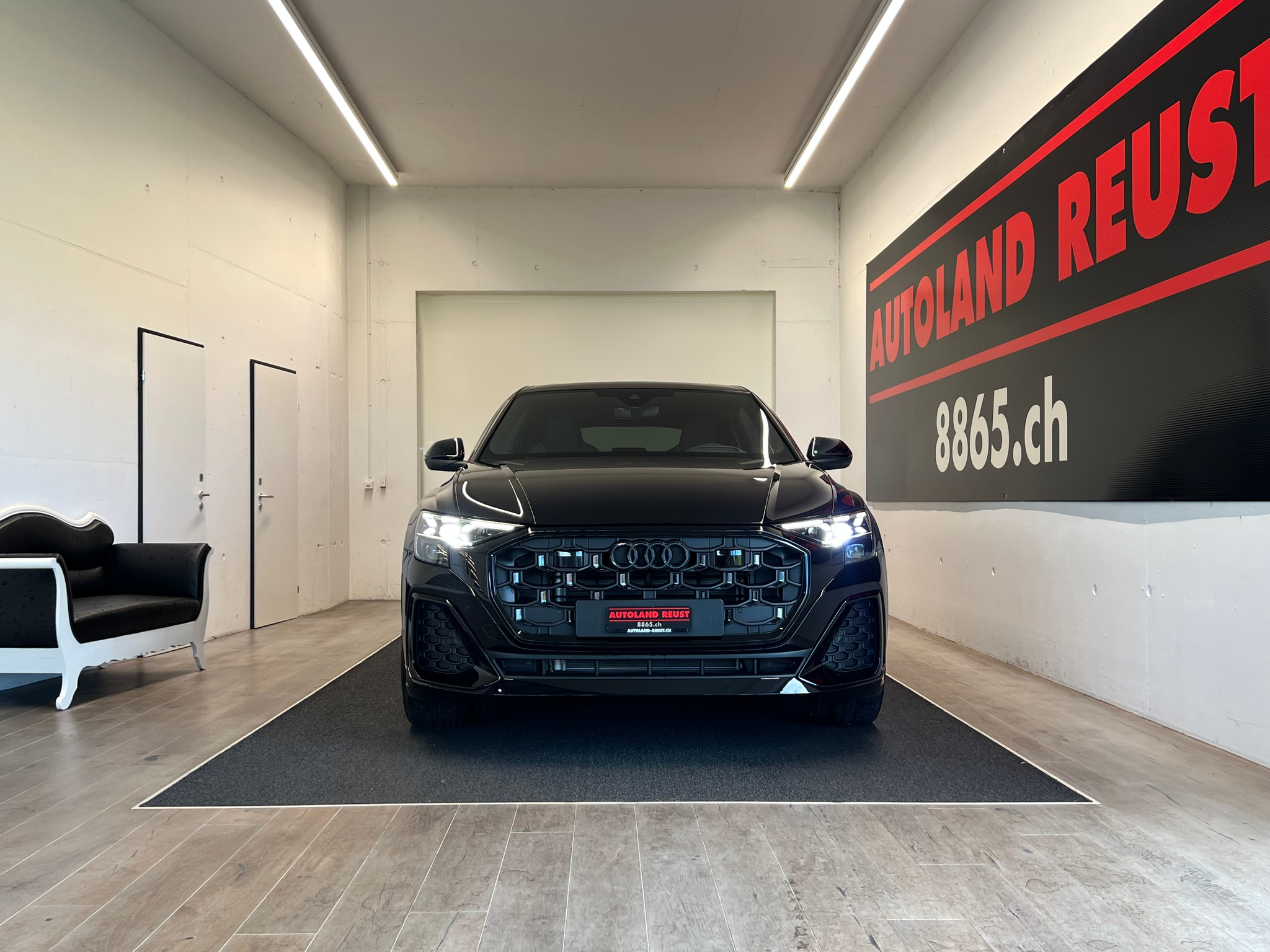 listing desktop thumbnail image 1