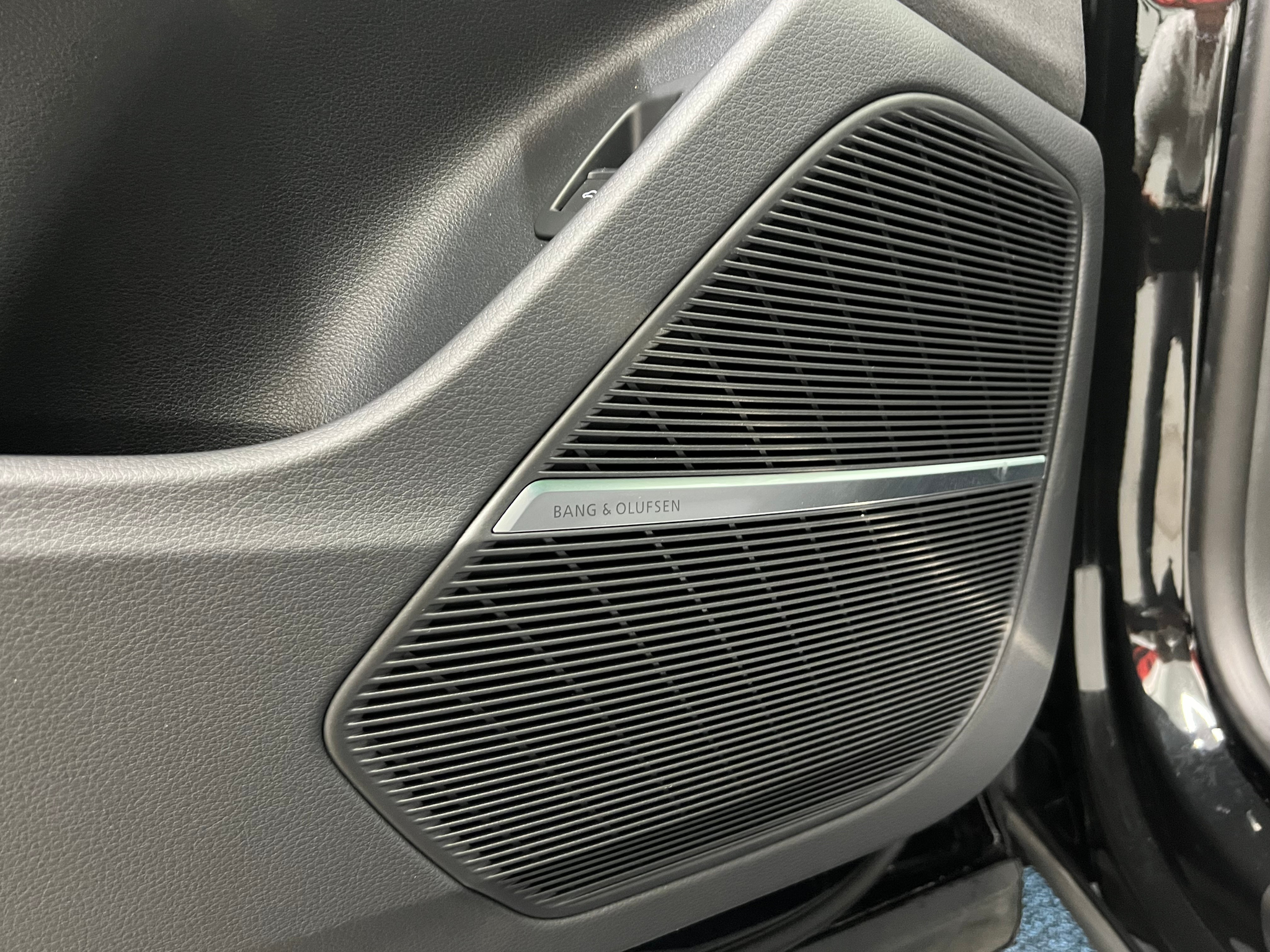 listing desktop thumbnail image 12