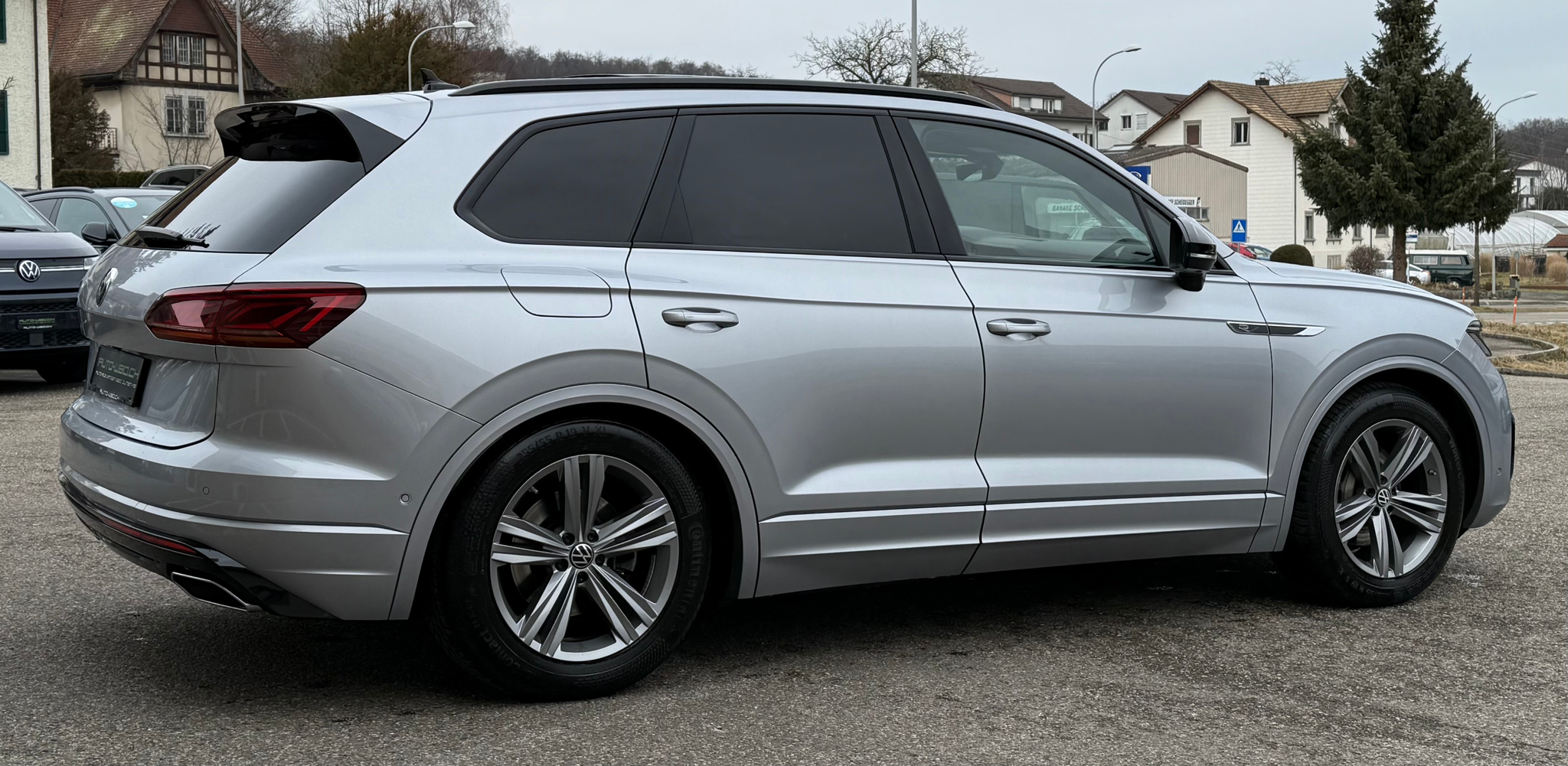 listing desktop thumbnail image 5