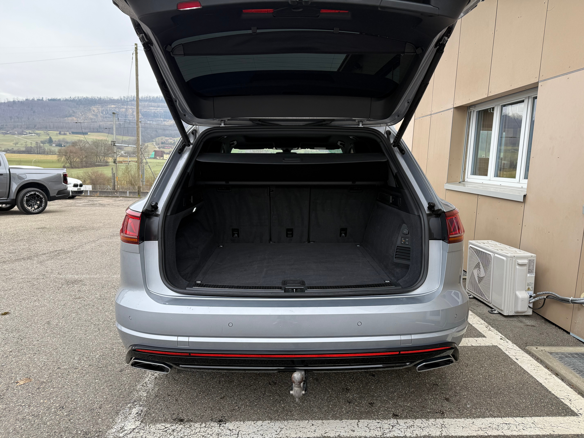 listing desktop thumbnail image 31