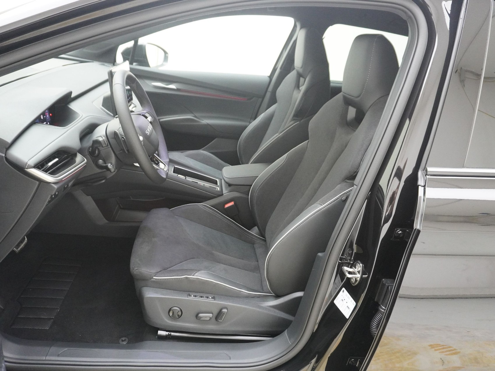 listing desktop thumbnail image 12