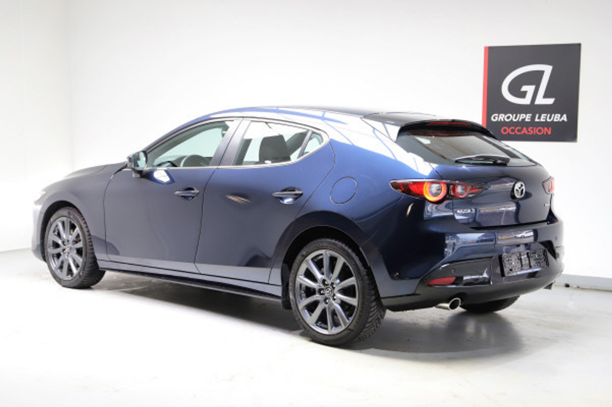 listing desktop thumbnail image 2