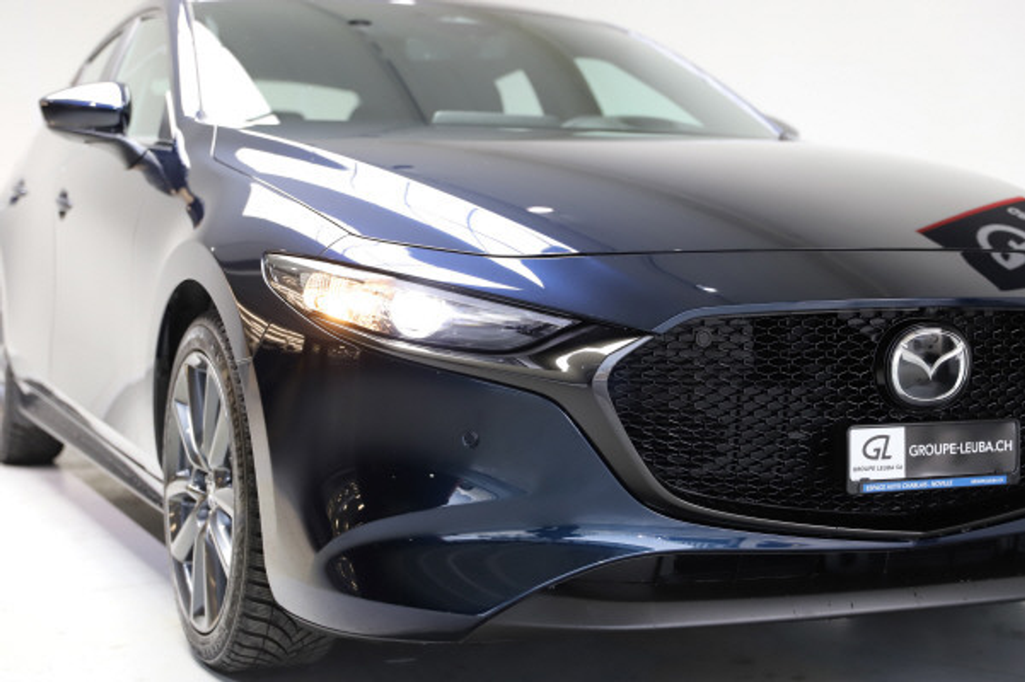 listing desktop thumbnail image 1