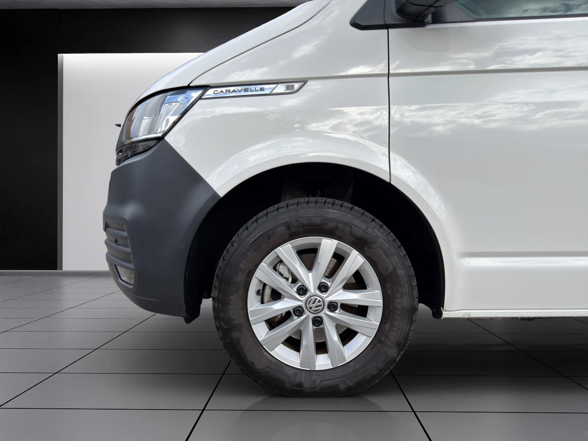 listing desktop thumbnail image 5