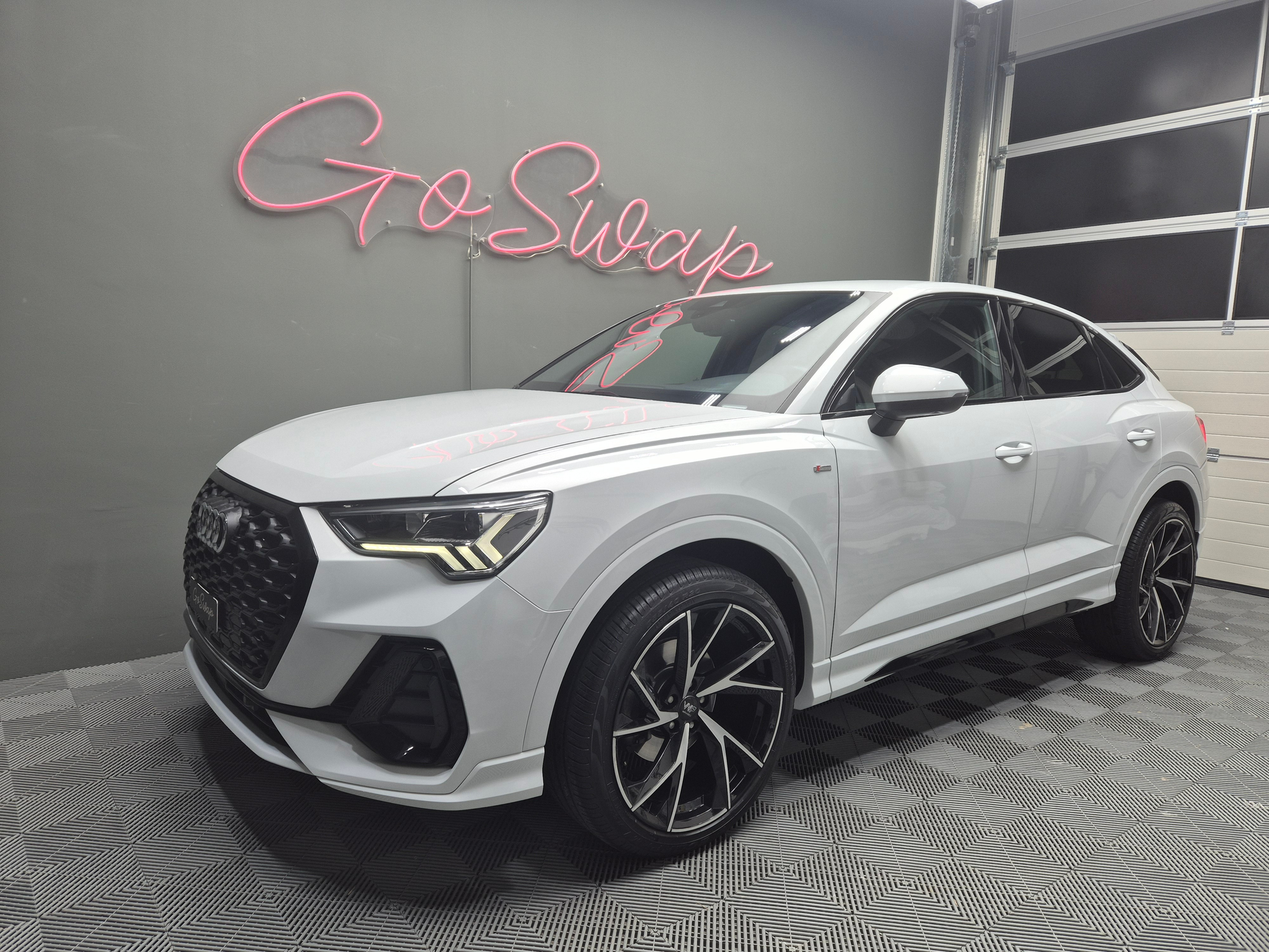 listing desktop thumbnail image 6