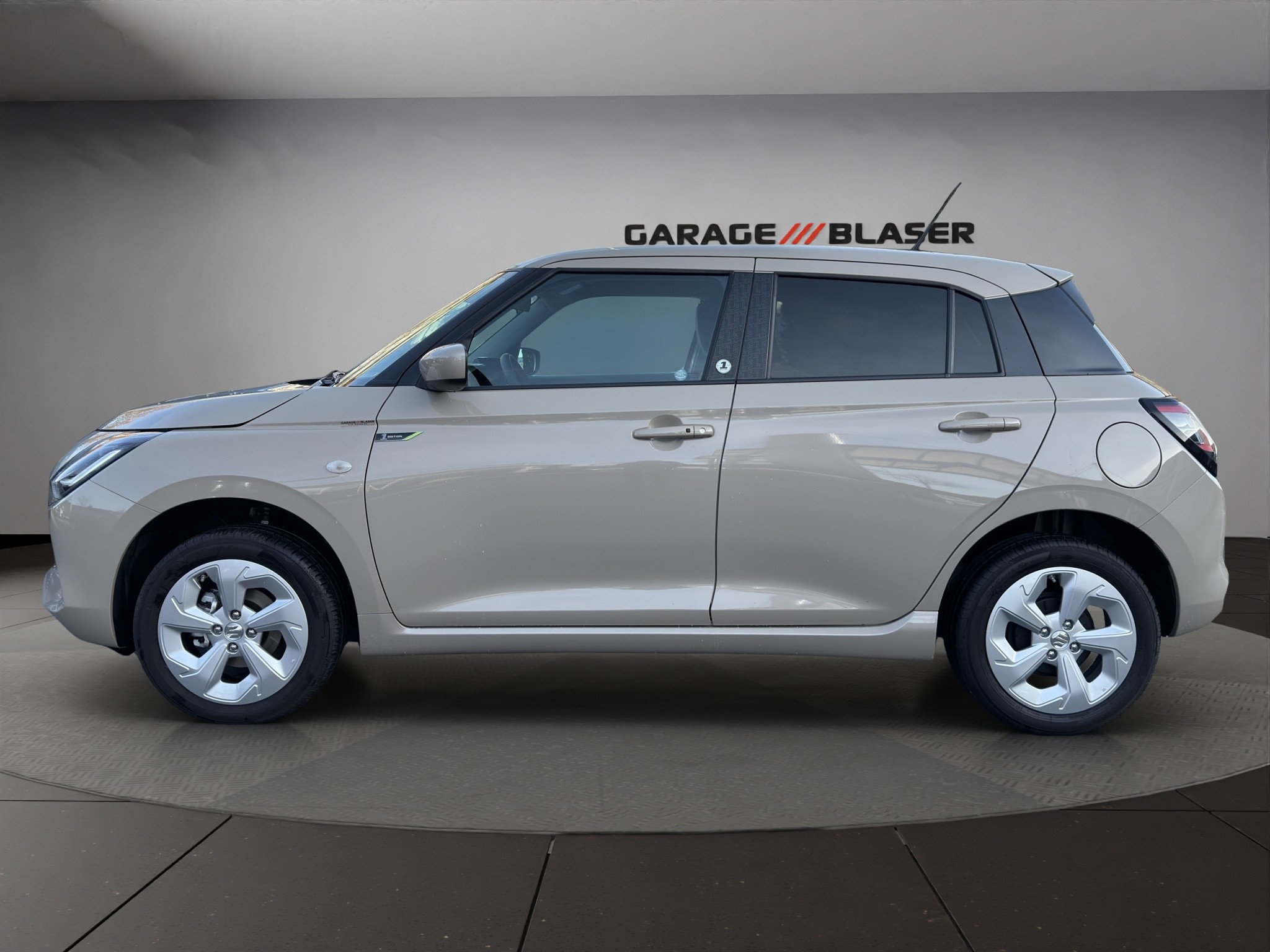 listing desktop thumbnail image 1