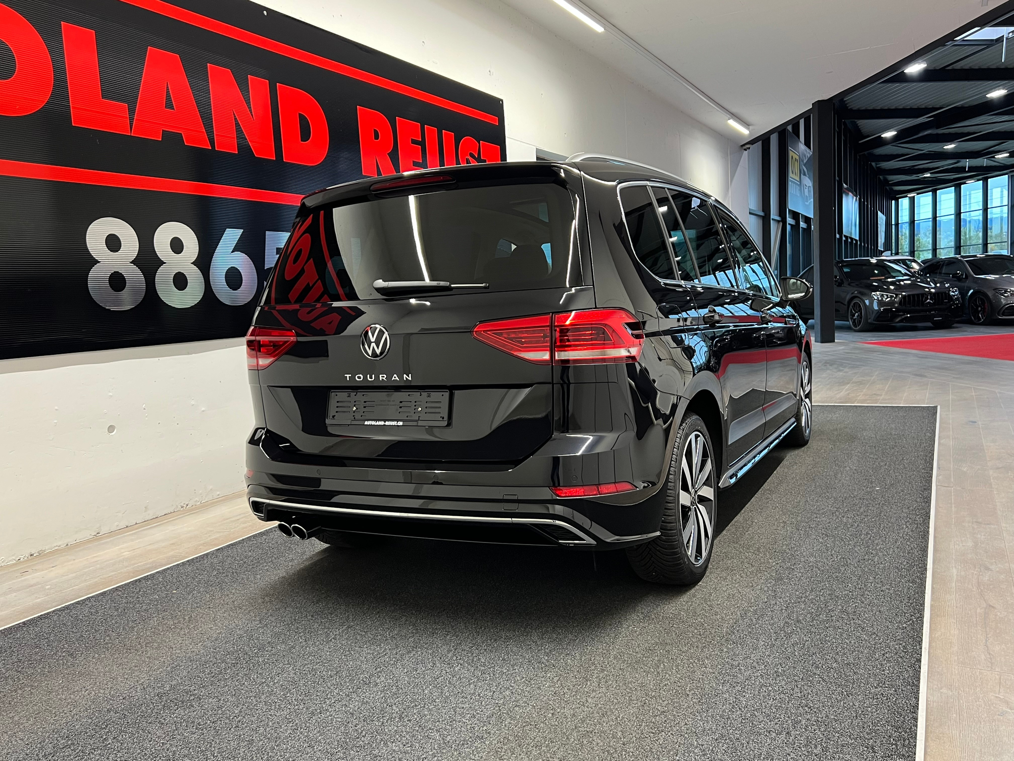 listing desktop thumbnail image 6