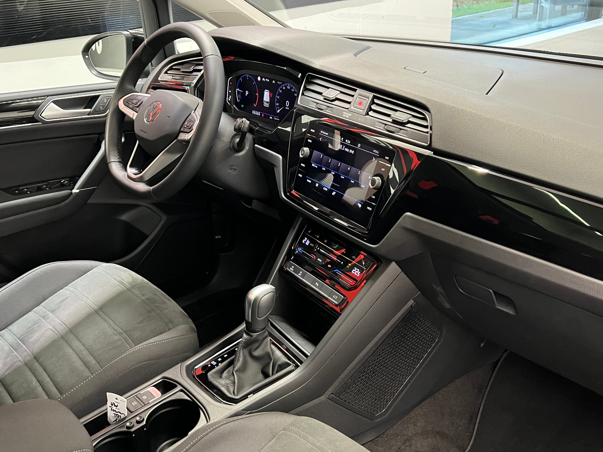 listing desktop thumbnail image 20