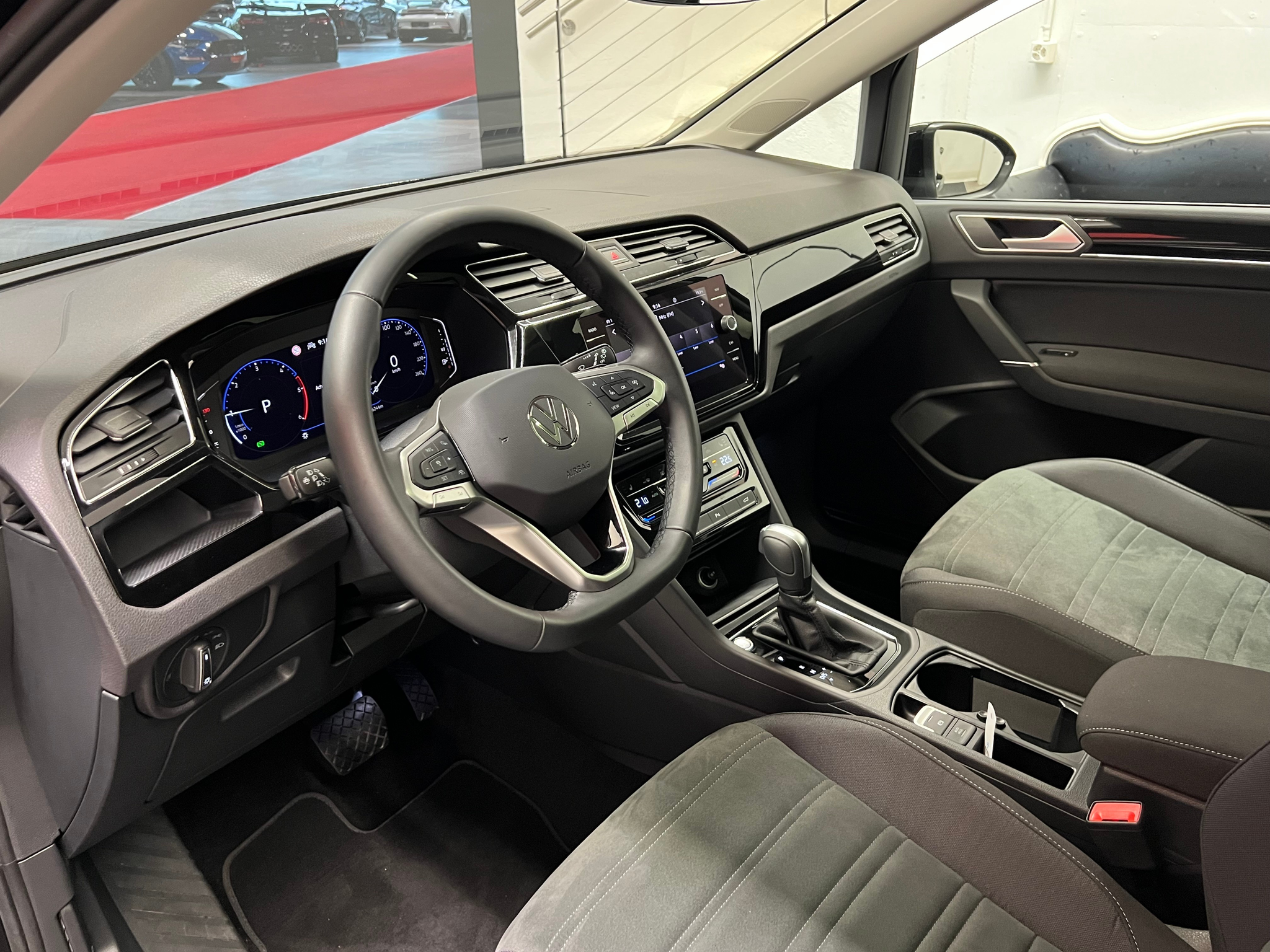 listing desktop thumbnail image 10