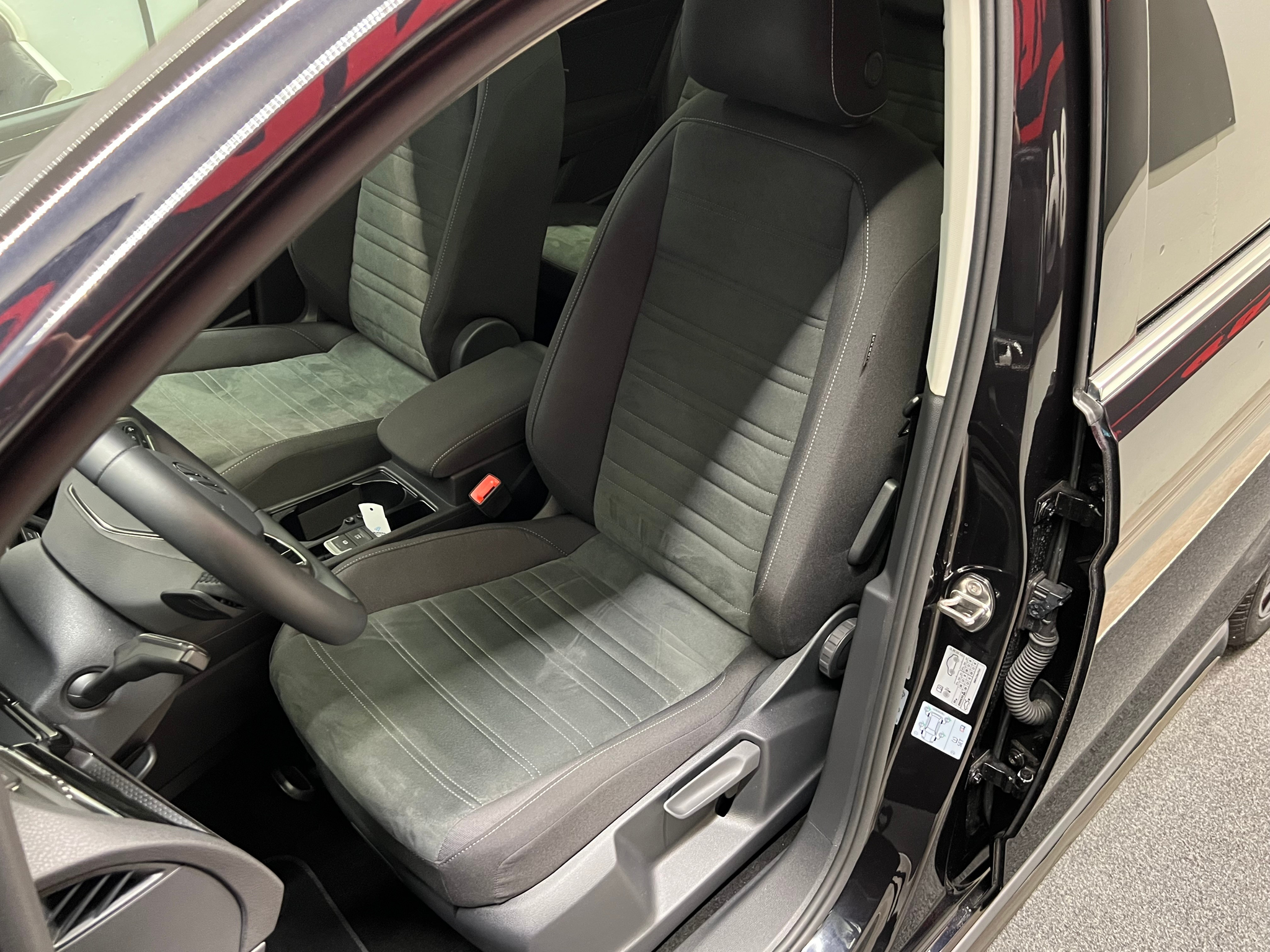 listing desktop thumbnail image 13