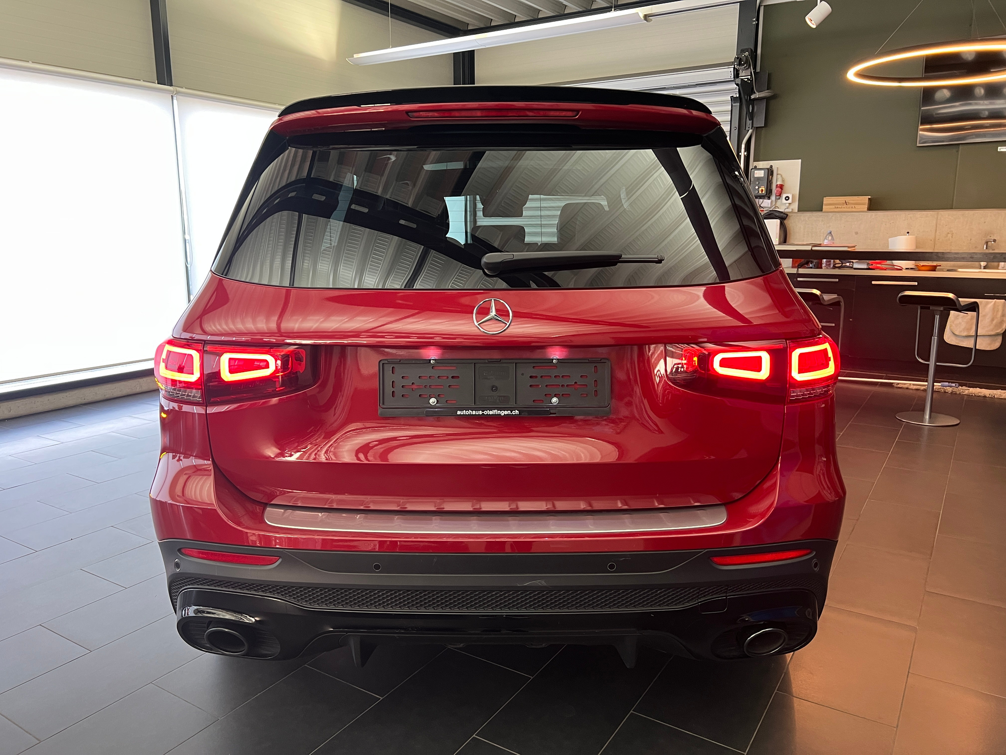 listing desktop thumbnail image 22