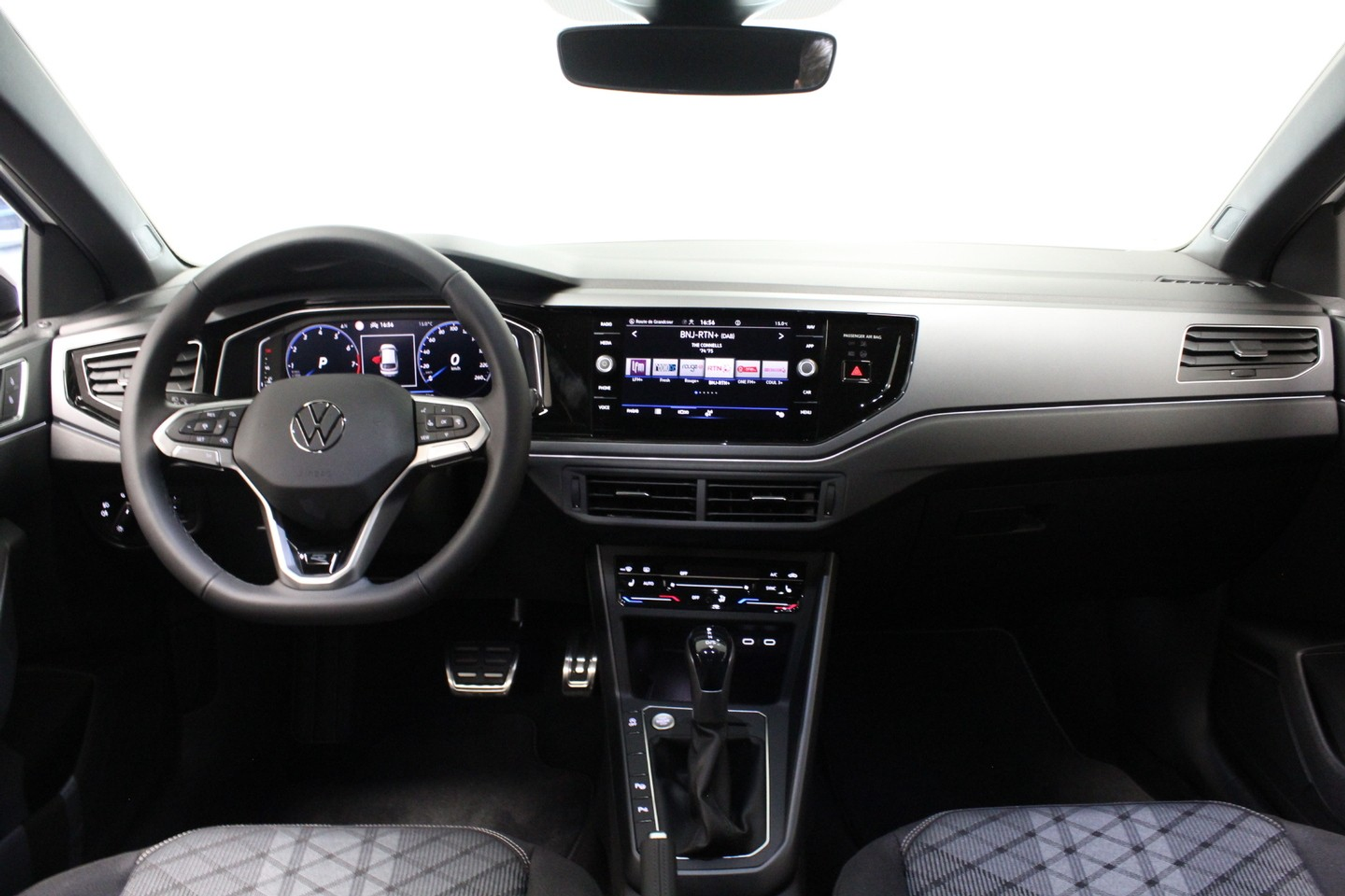 listing desktop thumbnail image 6