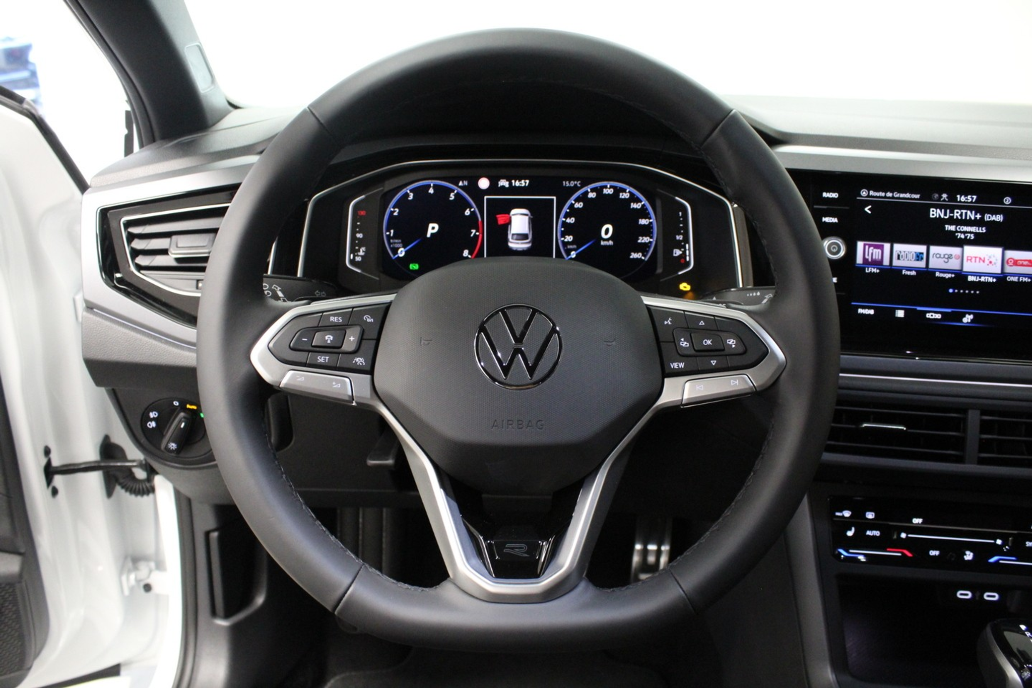 listing desktop thumbnail image 9