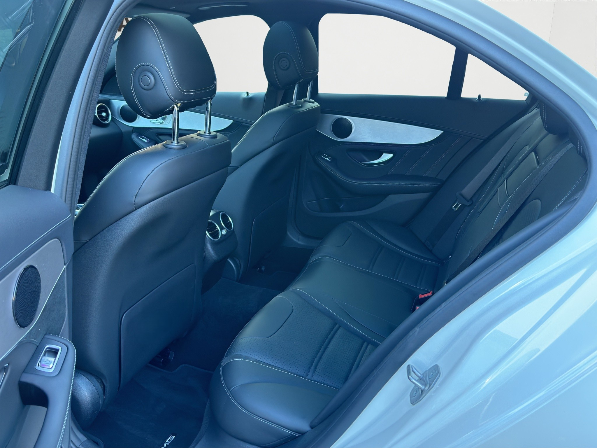 listing desktop thumbnail image 14