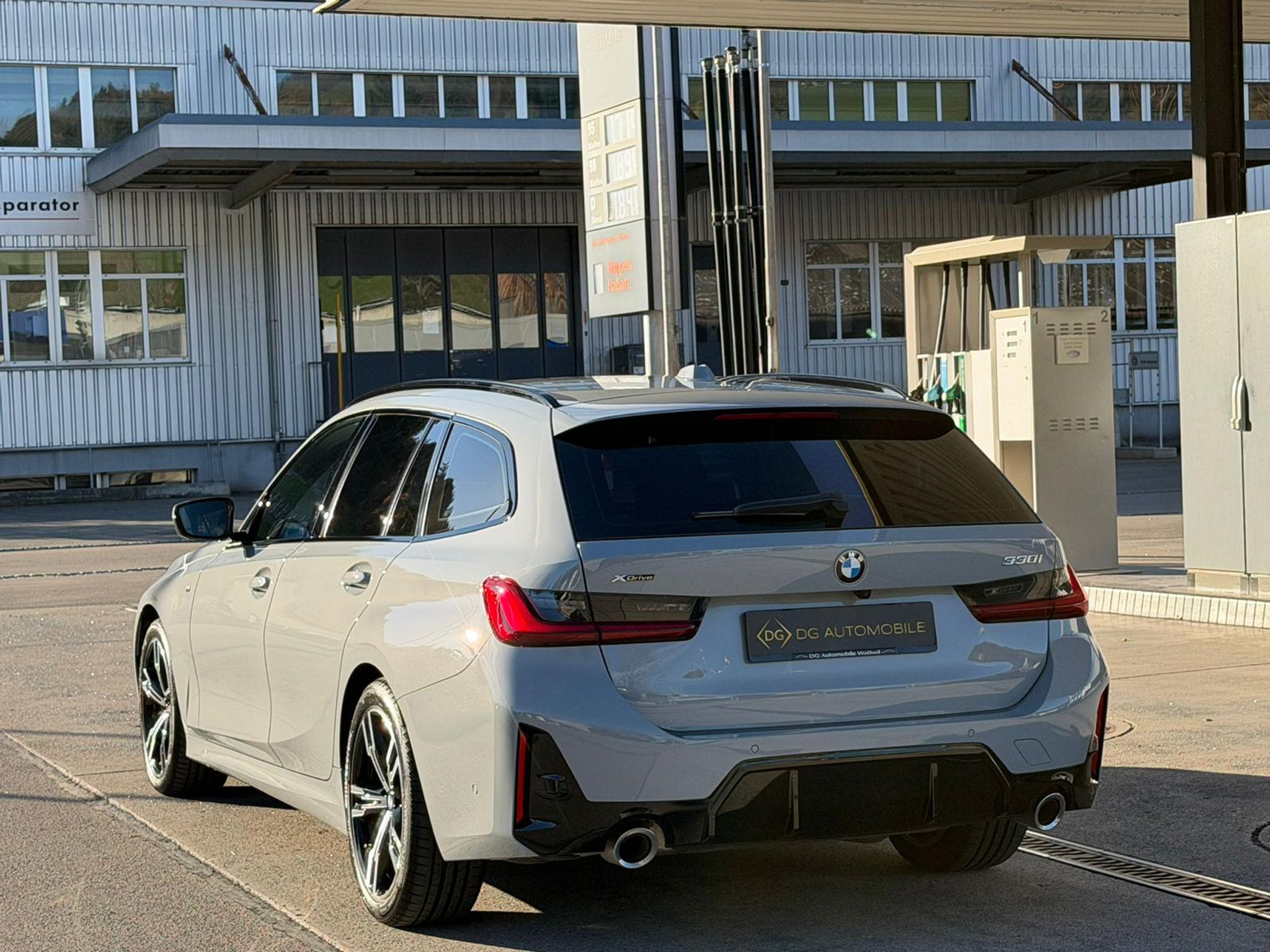 listing desktop thumbnail image 4