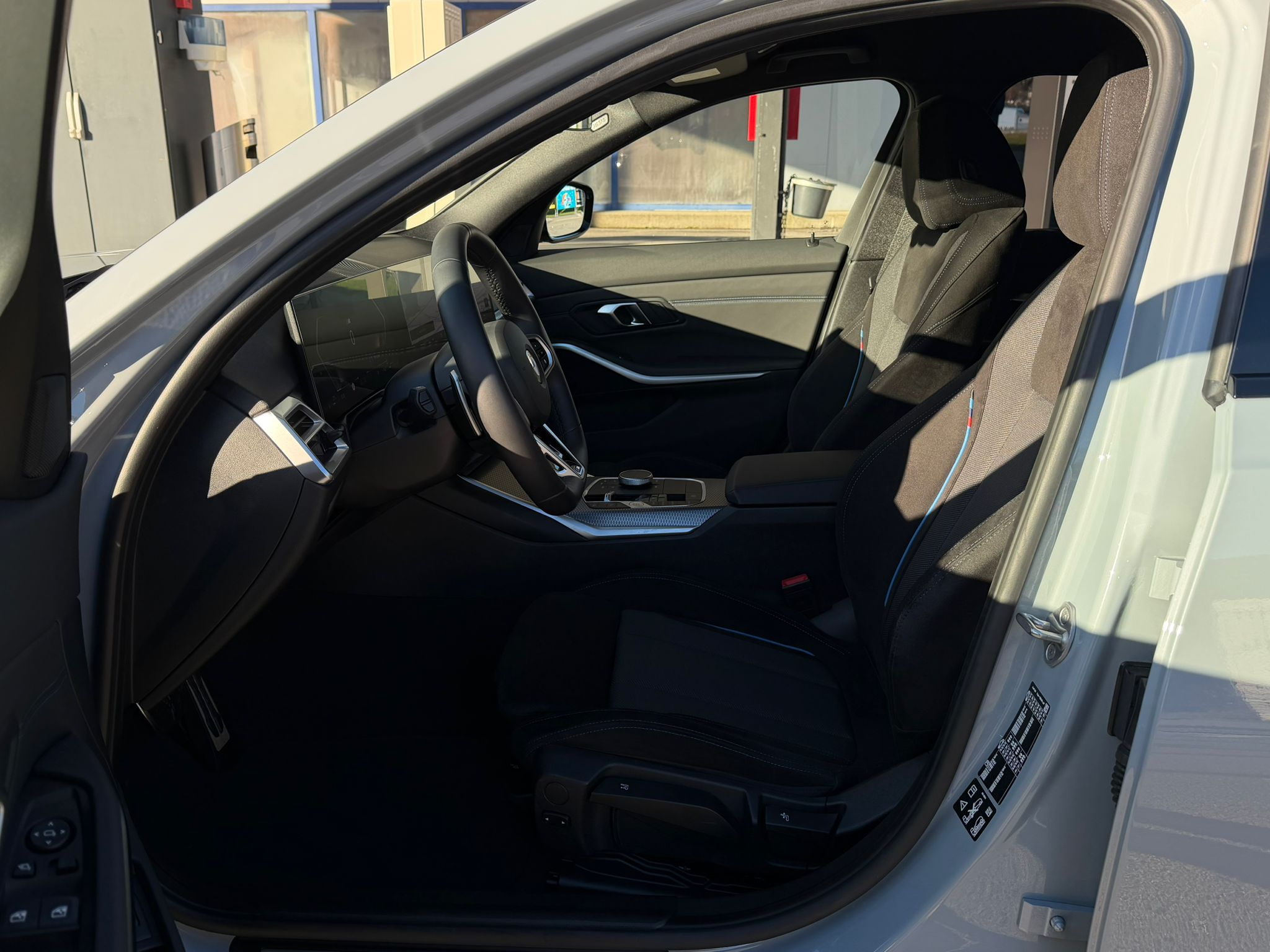 listing desktop thumbnail image 9